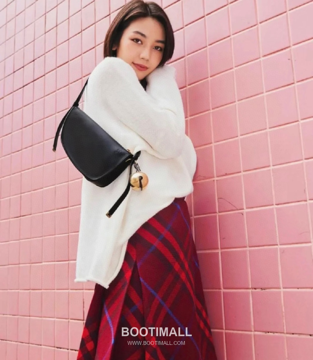 Burberry Bell Charm Shield-Fold Smooth Nappa Lambskin Shoulder Bag 버버리 벨 참 실드 폴드 스무스 나파 램스킨 숄더백 26cm 9