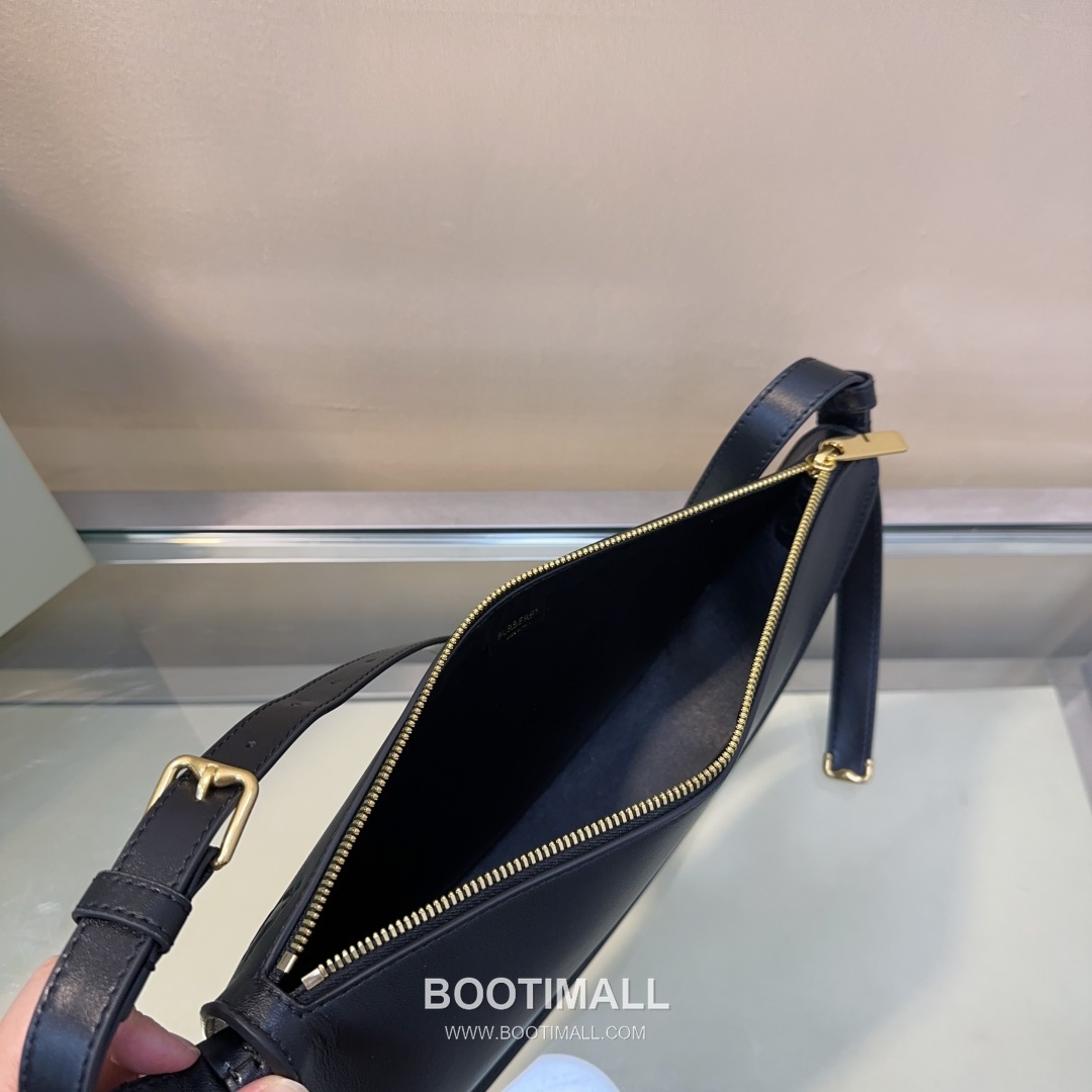 Burberry Bell Charm Shield-Fold Smooth Nappa Lambskin Shoulder Bag 버버리 벨 참 실드 폴드 스무스 나파 램스킨 숄더백 26cm 16