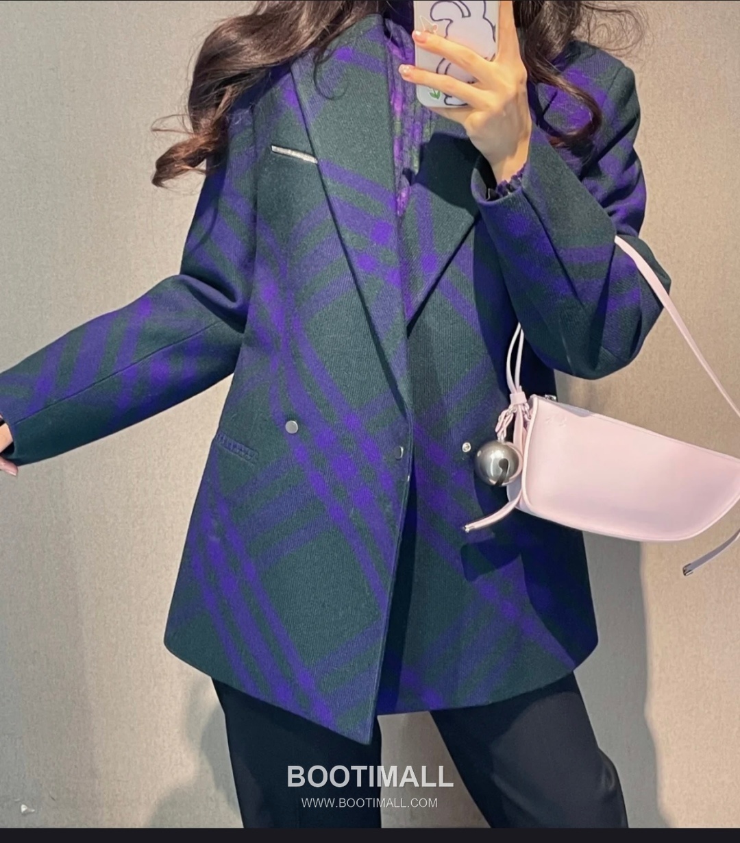 Burberry Bell Charm Shield-Fold Smooth Nappa Lambskin Shoulder Bag 버버리 벨 참 실드 폴드 스무스 나파 램스킨 숄더백 26cm 2