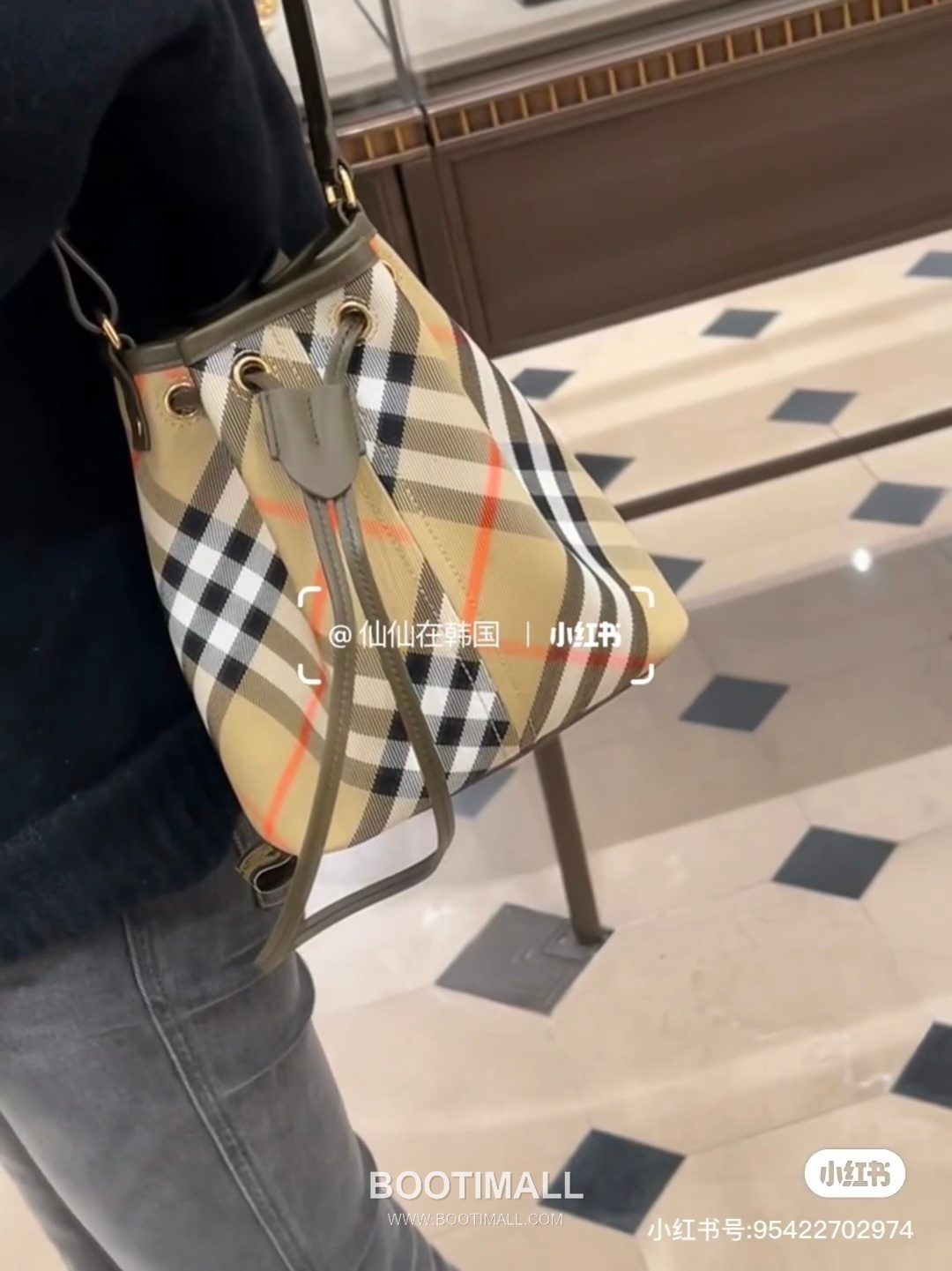 Burberry 057155 Twill Bucket Cotton Bag 버버리 057155 트윌 버킷 코튼 20cm 4