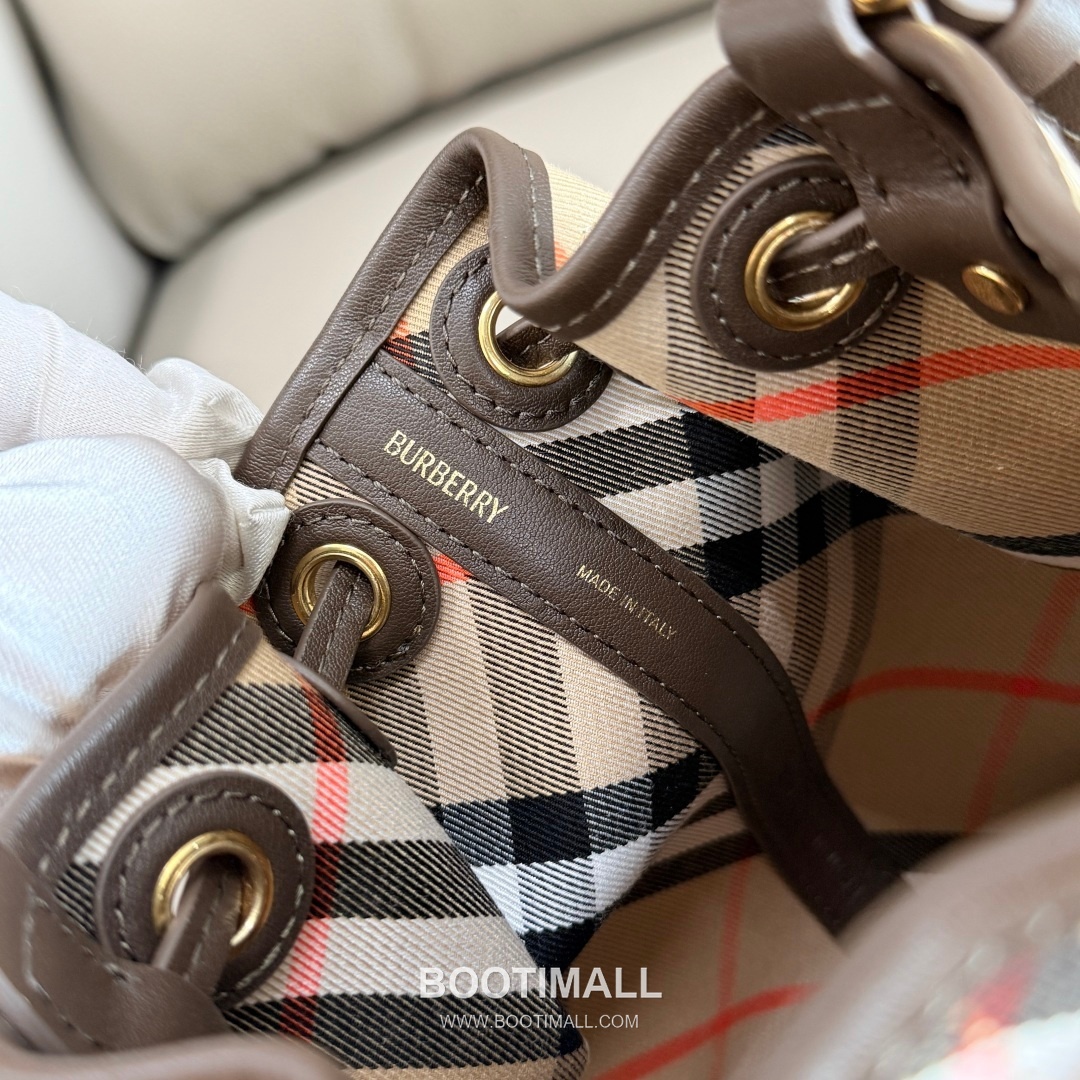 Burberry 057155 Twill Bucket Cotton Bag 버버리 057155 트윌 버킷 코튼 20cm 17