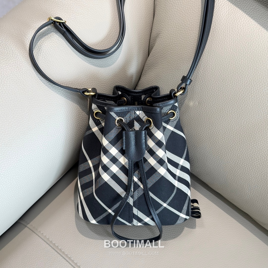 Burberry 057155 Twill Bucket Cotton Bag 버버리 057155 트윌 버킷 코튼 20cm 10