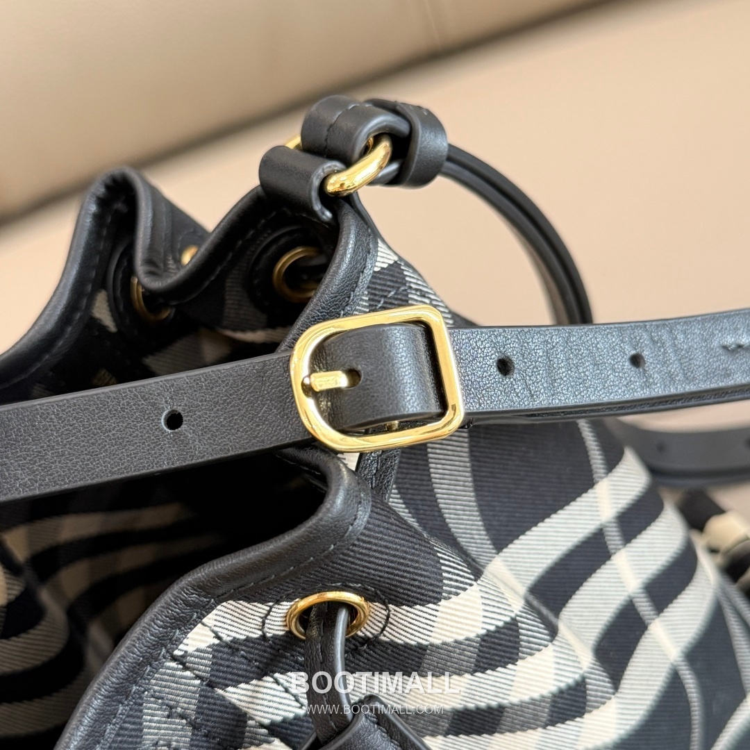 Burberry 057155 Twill Bucket Cotton Bag 버버리 057155 트윌 버킷 코튼 20cm 14