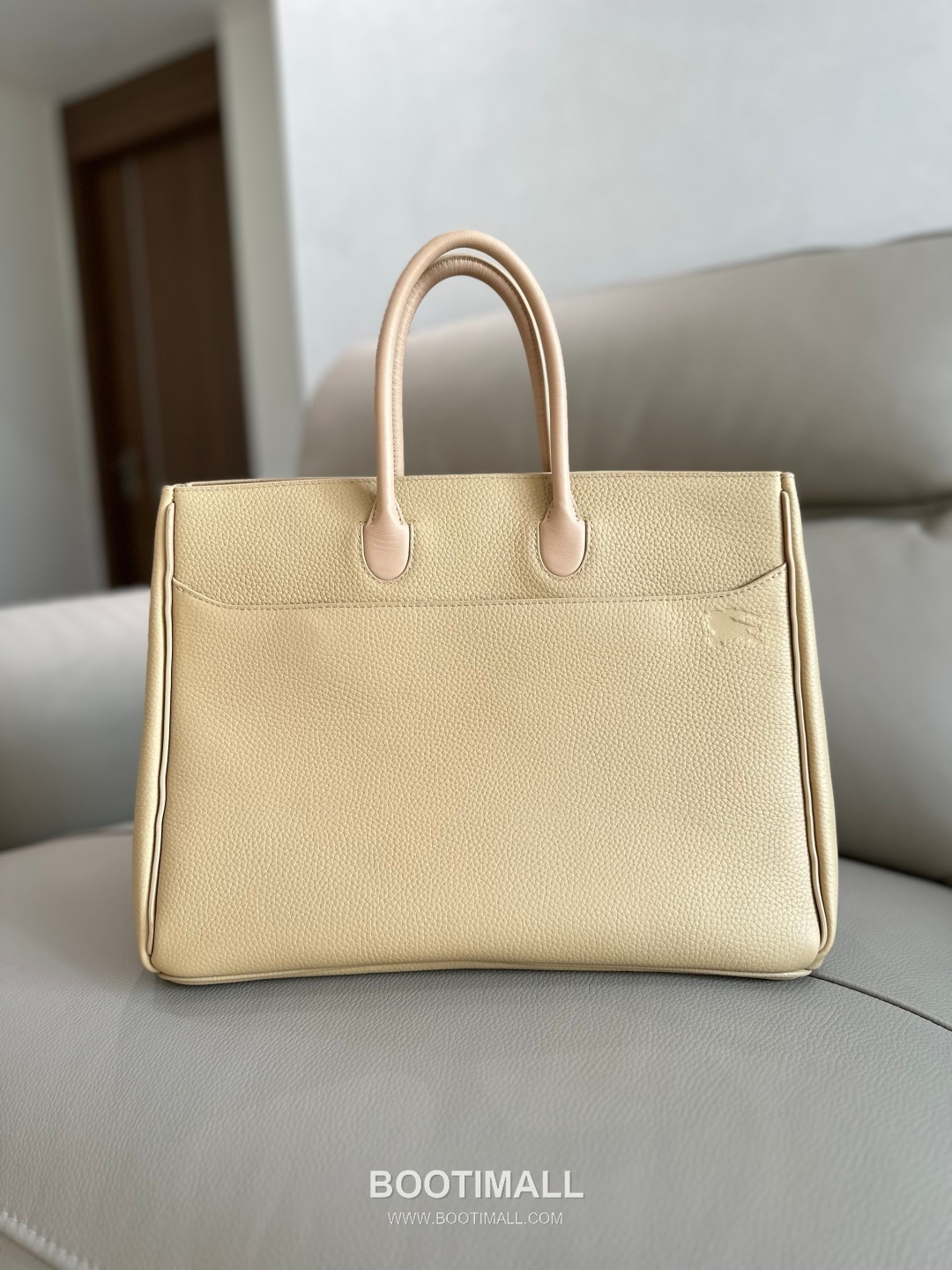 Burberry EKD B-Clasp Tote Grained Calfskin Black Bag 버버리 EKD B-클라스프 토트 575190 그레인드 카프스킨 블랙 35.5cm 9