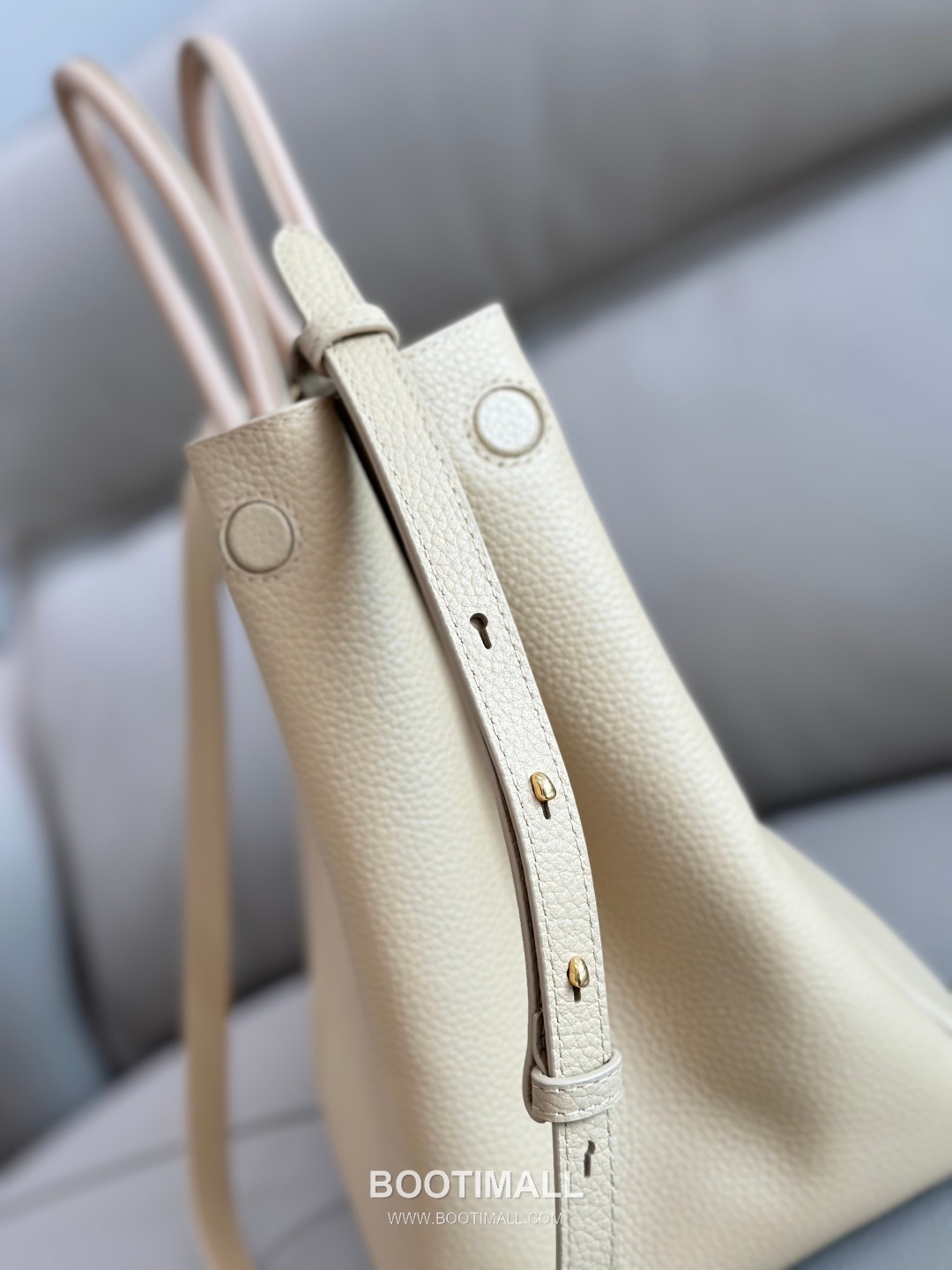 Burberry EKD B-Clasp Tote Grained Calfskin Black Bag 버버리 EKD B-클라스프 토트 575190 그레인드 카프스킨 블랙 35.5cm 14