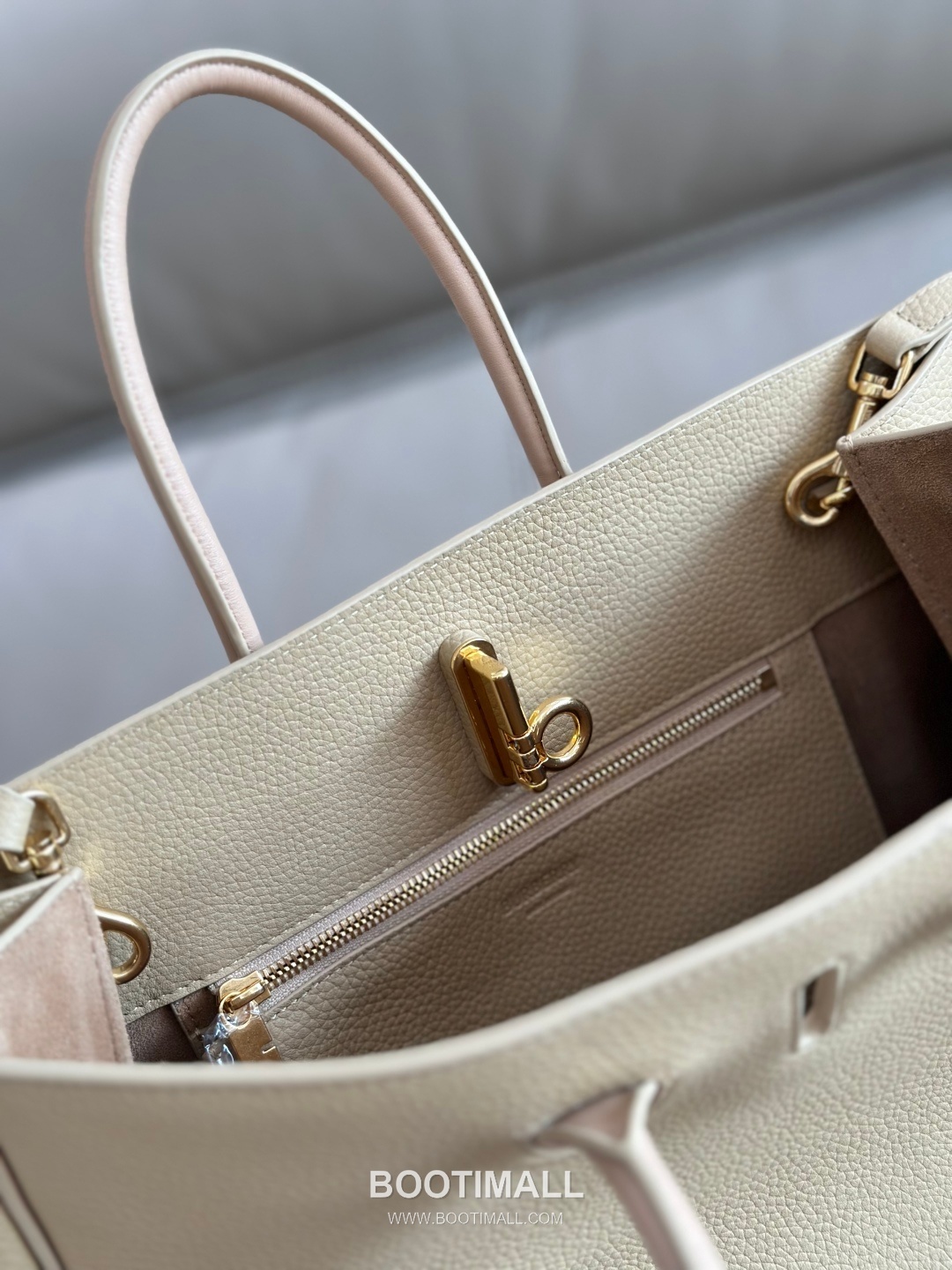 Burberry EKD B-Clasp Tote Grained Calfskin Black Bag 버버리 EKD B-클라스프 토트 575190 그레인드 카프스킨 블랙 35.5cm 16