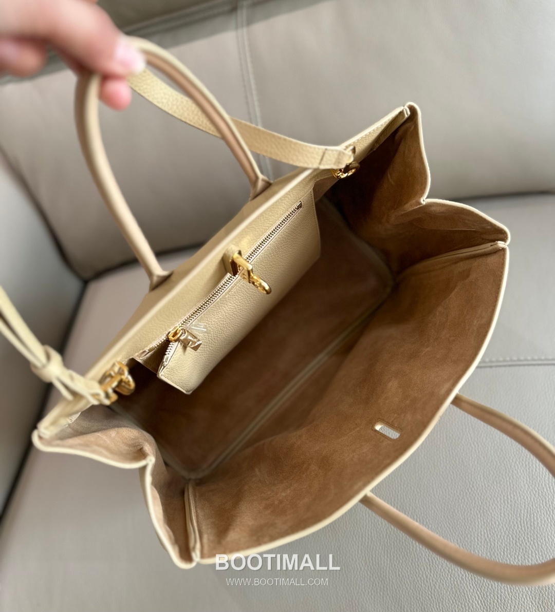 Burberry EKD B-Clasp Tote Grained Calfskin Black Bag 버버리 EKD B-클라스프 토트 575190 그레인드 카프스킨 블랙 35.5cm 13