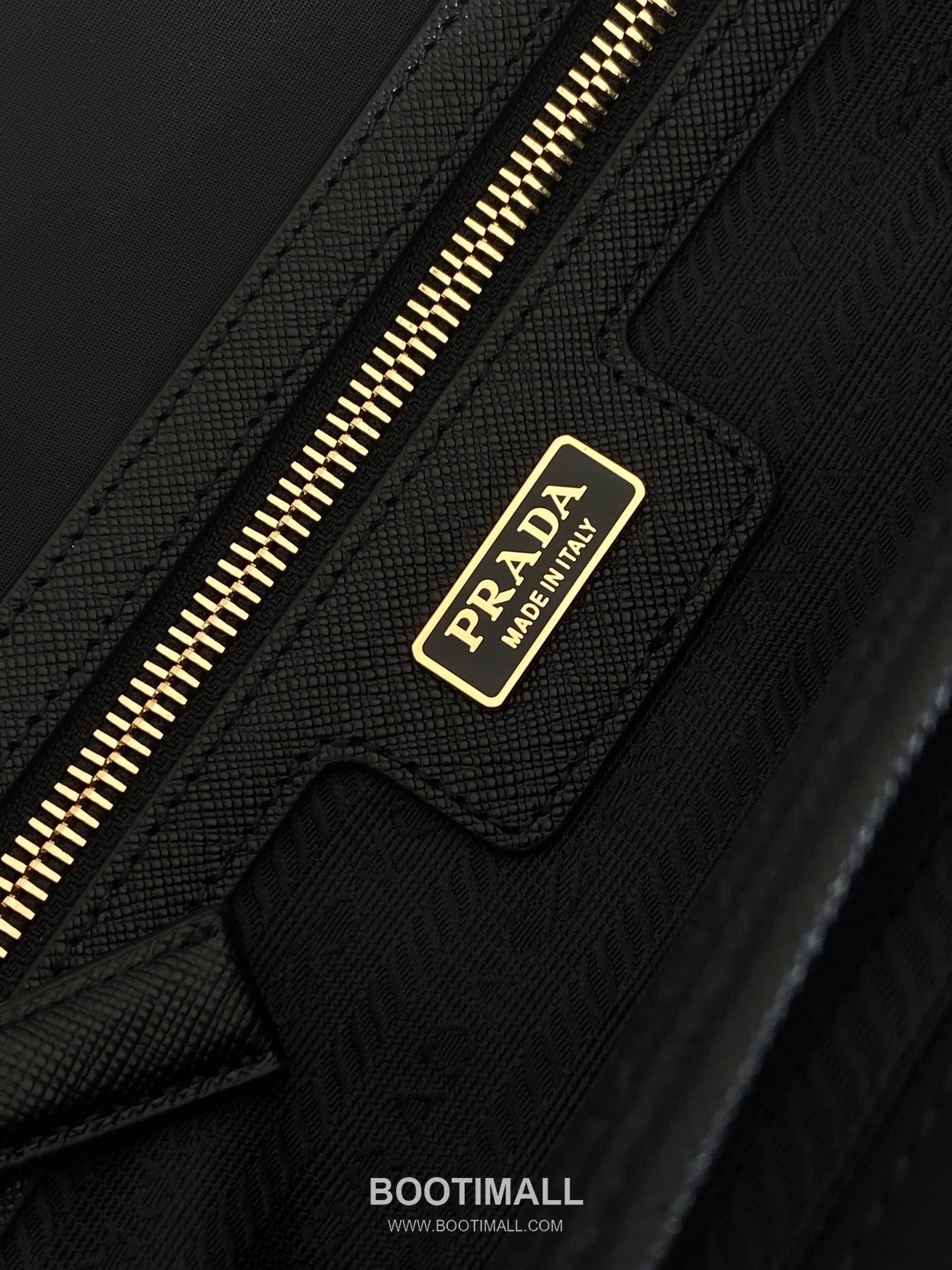 Prada Re-Nylon Crescent Recycled Nylon Shoulder Bag 프라다 리나일론 크레센트 1BH222 재생 나일론 숄더백 30cm 9