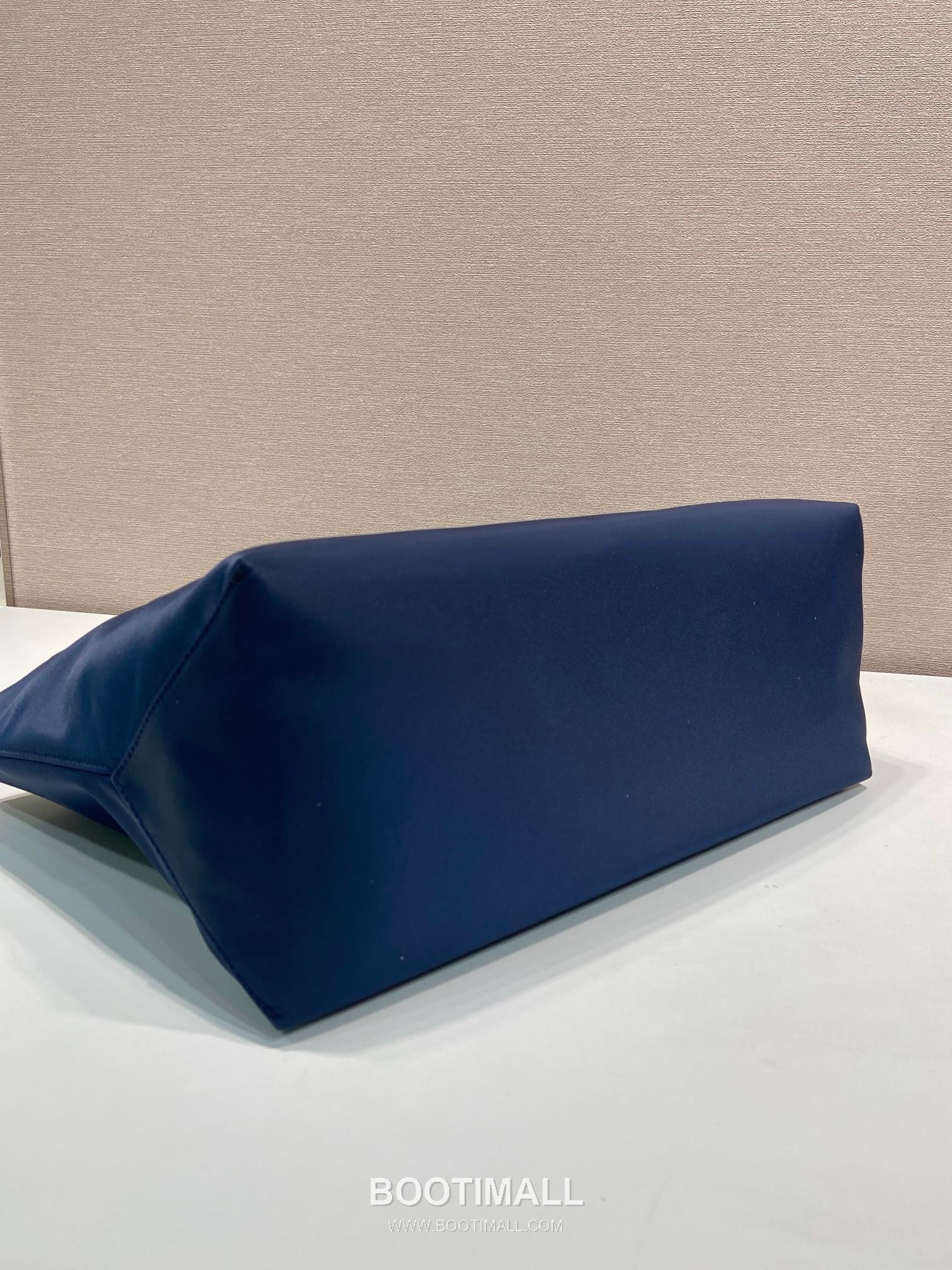 Prada Re-Nylon Saffiano Handle Recycled Nylon Tote Bag 프라다 1BG555 리나일론 사피아노 핸들 리사이클 나일론 토트백 35cm 5