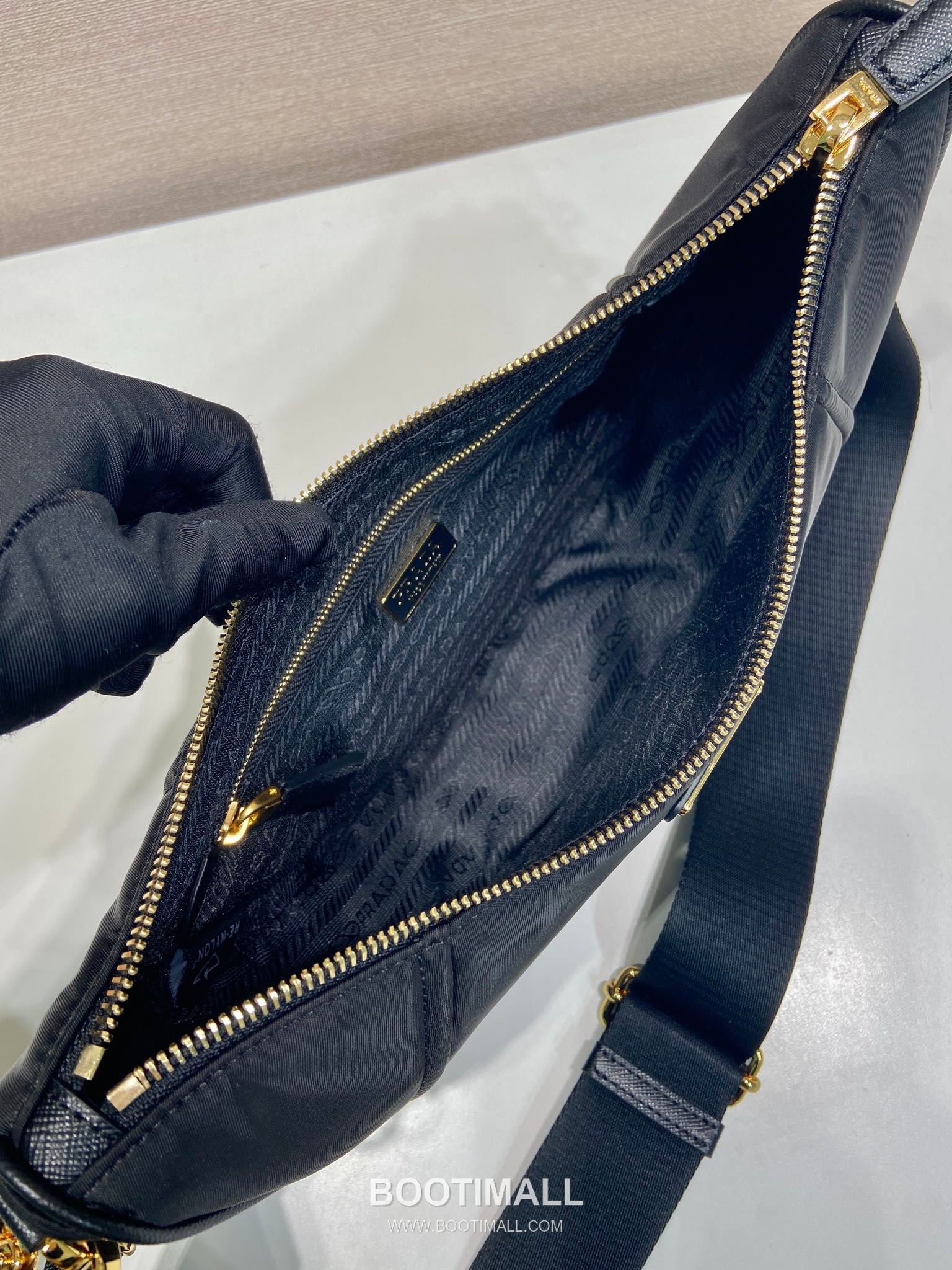 Prada Re-Nylon Crescent Recycled Nylon Shoulder Bag 프라다 리나일론 크레센트 1BH222 재생 나일론 숄더백 30cm 8