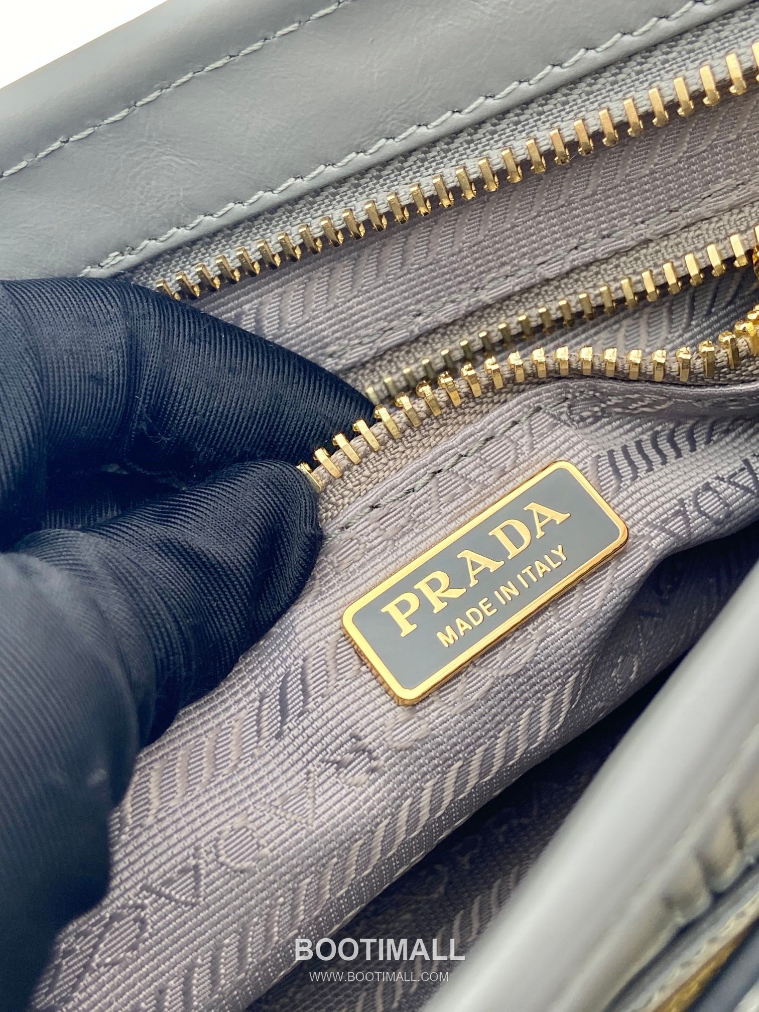 Prada LusSolf Oiled Waxed Leather Crossbody Bag 프라다 루스솔프 1BA215 오일드 왁스 레더 크로스백 26cm 9