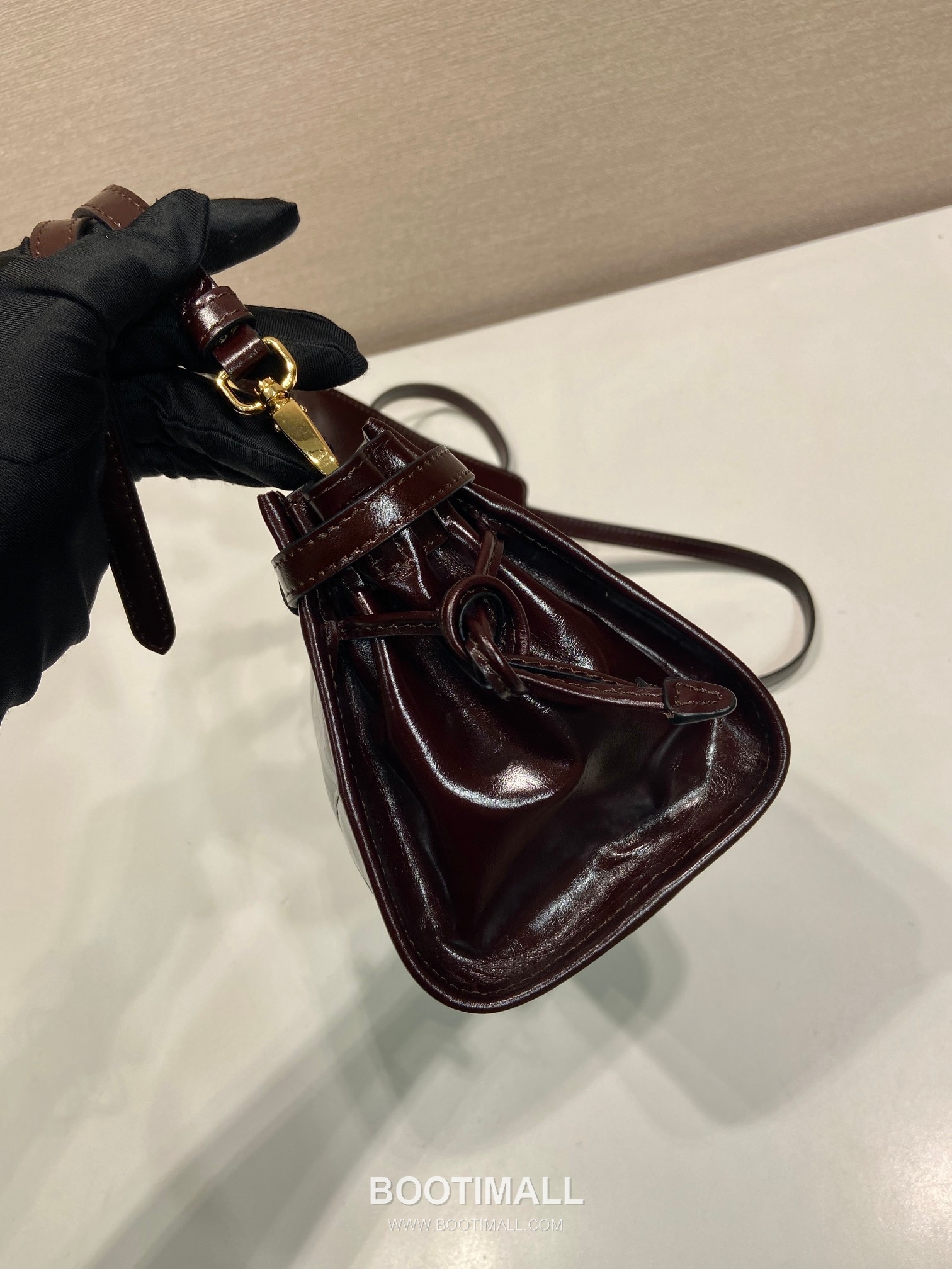 Prada LusSolf Oiled Waxed Leather Crossbody Bag 프라다 루스솔프 1BA215 오일드 왁스 레더 크로스백 26cm 5