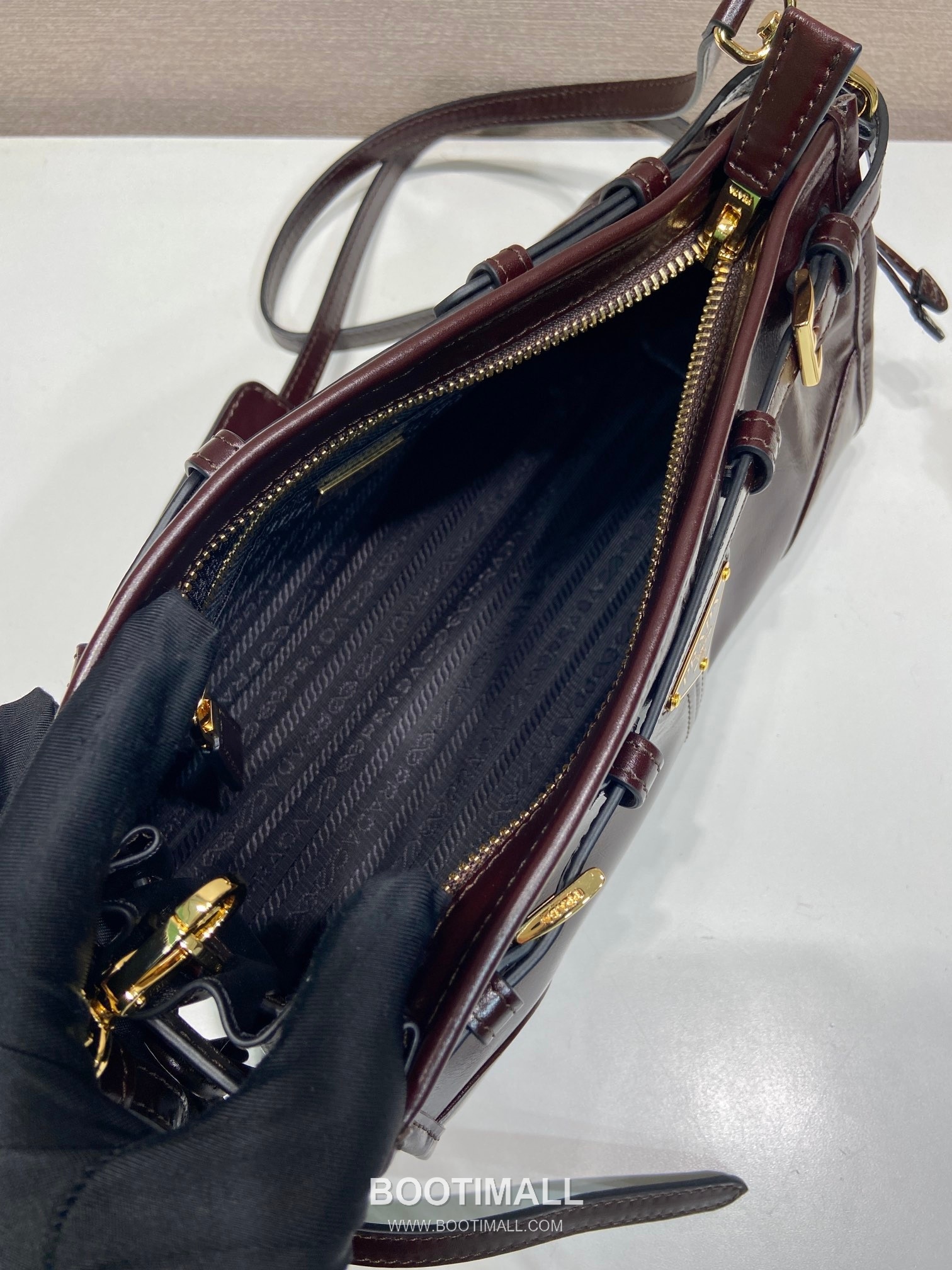Prada LusSolf Oiled Waxed Leather Crossbody Bag 프라다 루스솔프 1BA215 오일드 왁스 레더 크로스백 26cm 8