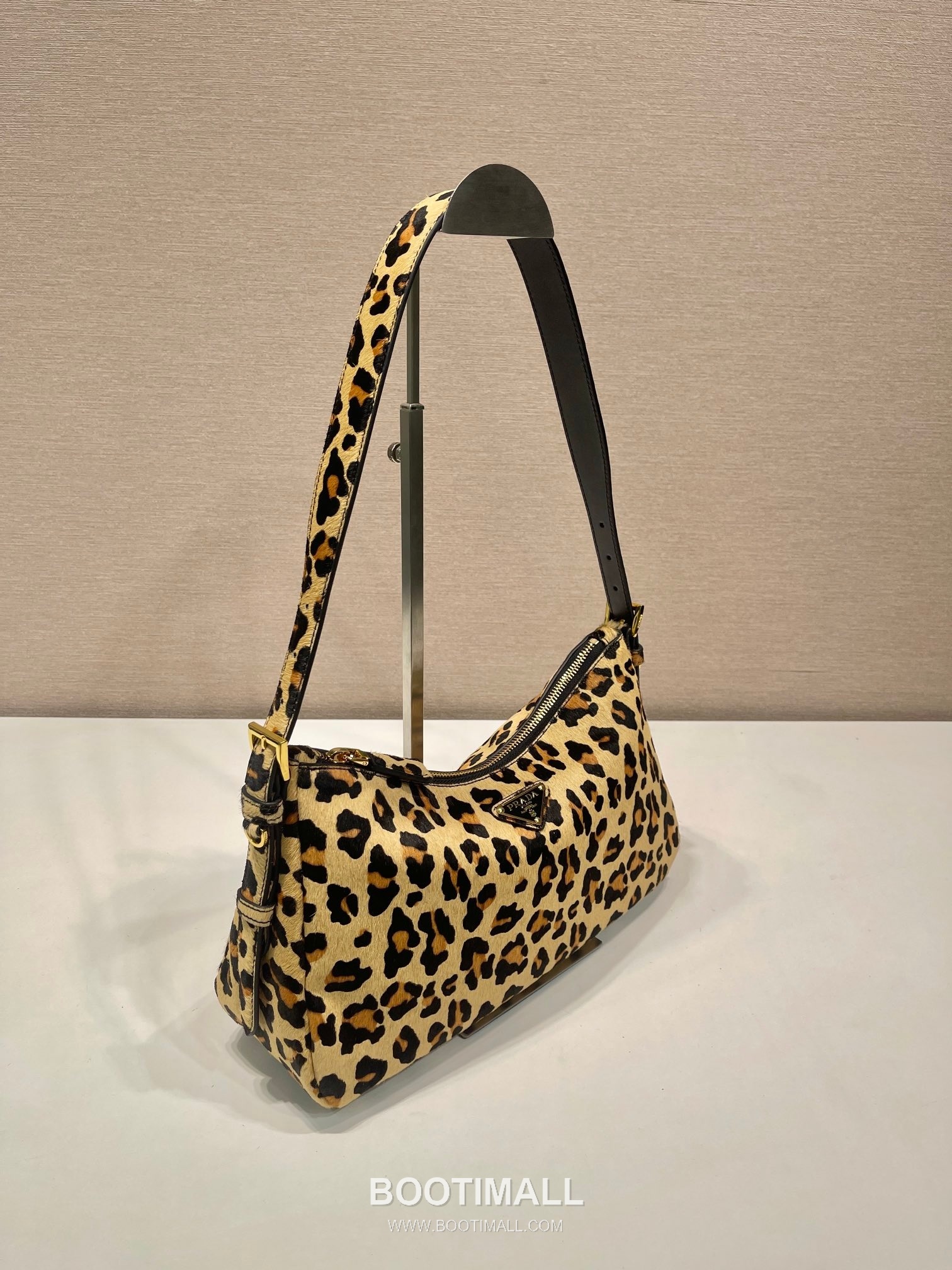Prada Aimee Leopard Print Printed Fabric Hobo Bag 프라다 에이미 레오파드 프린트 1BC229 패브릭 호보백 31cm 2
