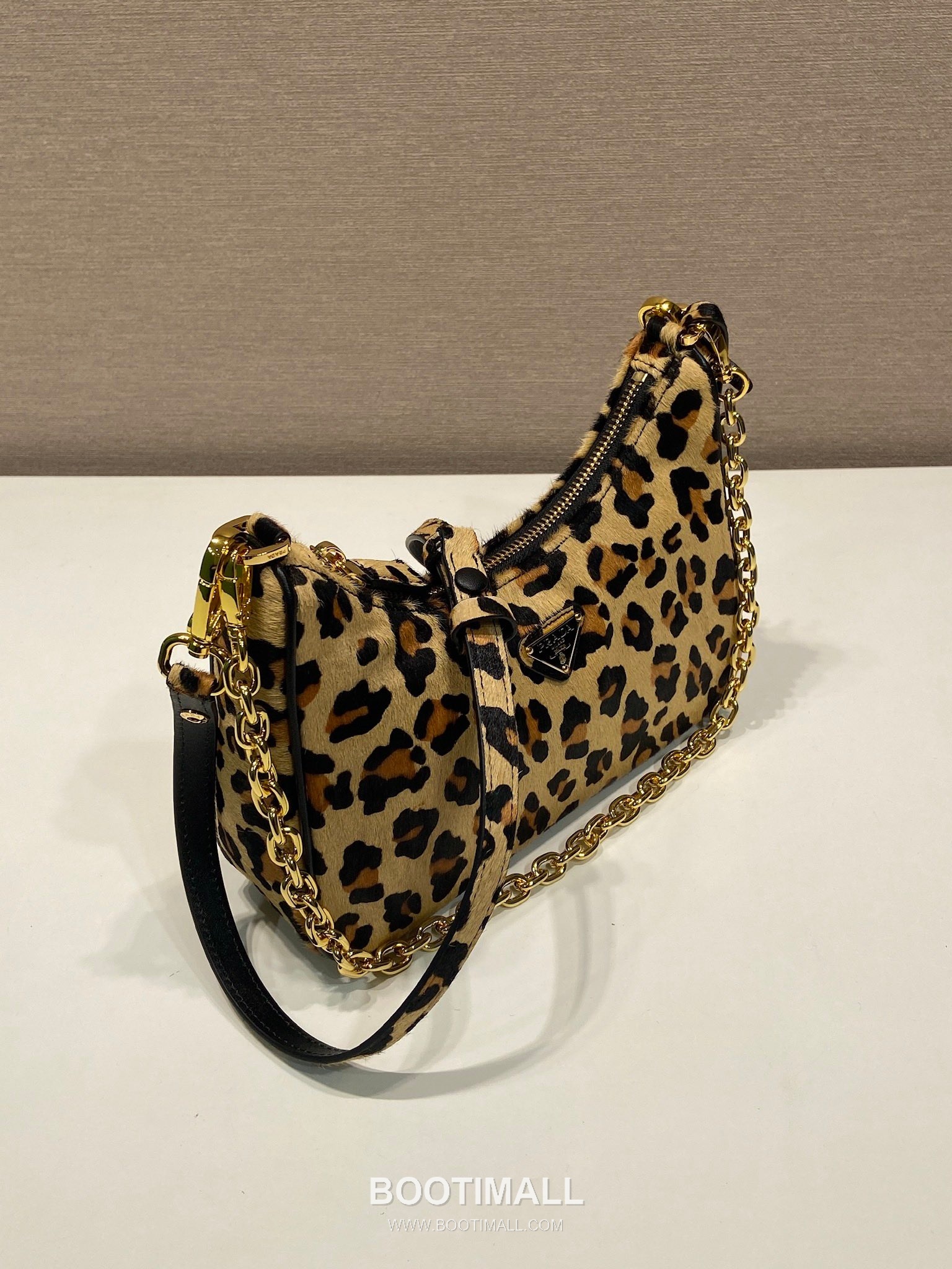 Prada Arqué Leopard Print Leather Brown Hobo Bag 프라다 1BC204 아르케 레오파드 프린트 가죽 브라운 호보백 23cm 2