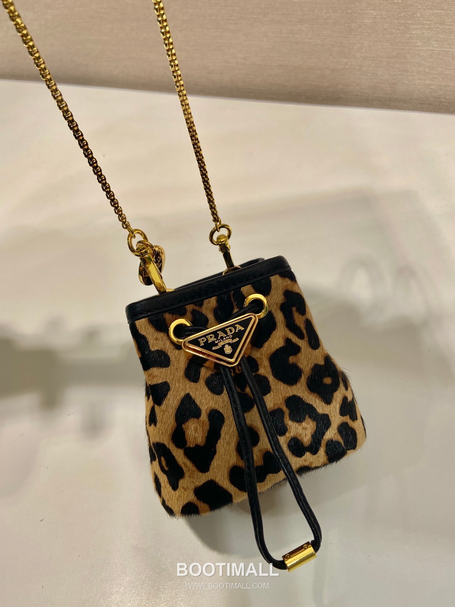 Prada Enamel Triangle Logo Leopard Print Mini Bucket Bag 1NR016 프라다 에나멜 트라이앵글 로고 레오파드 미니 버킷백 12cm 4