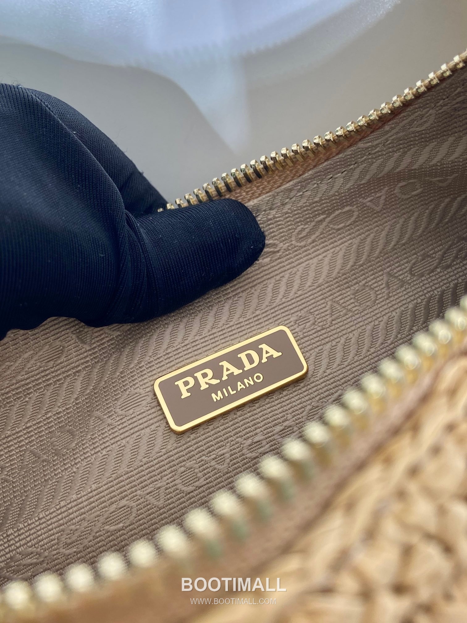 Prada Woven Logo Hobo Straw Beige Shoulder Bag 프라다 1BC204B 우븐 로고 호보 스트로 베이지 숄더백 23cm 9