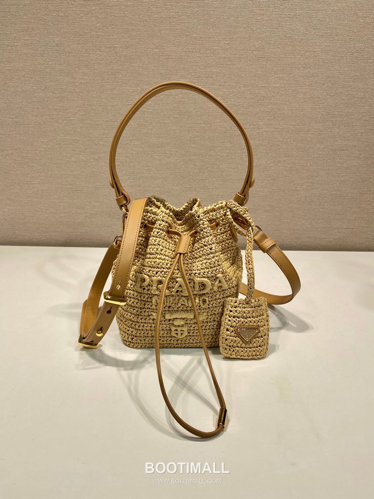 Prada Raffia Woven Bucket Bag 1BE068 프라다 라피아 위빙 버킷백 19cm 1
