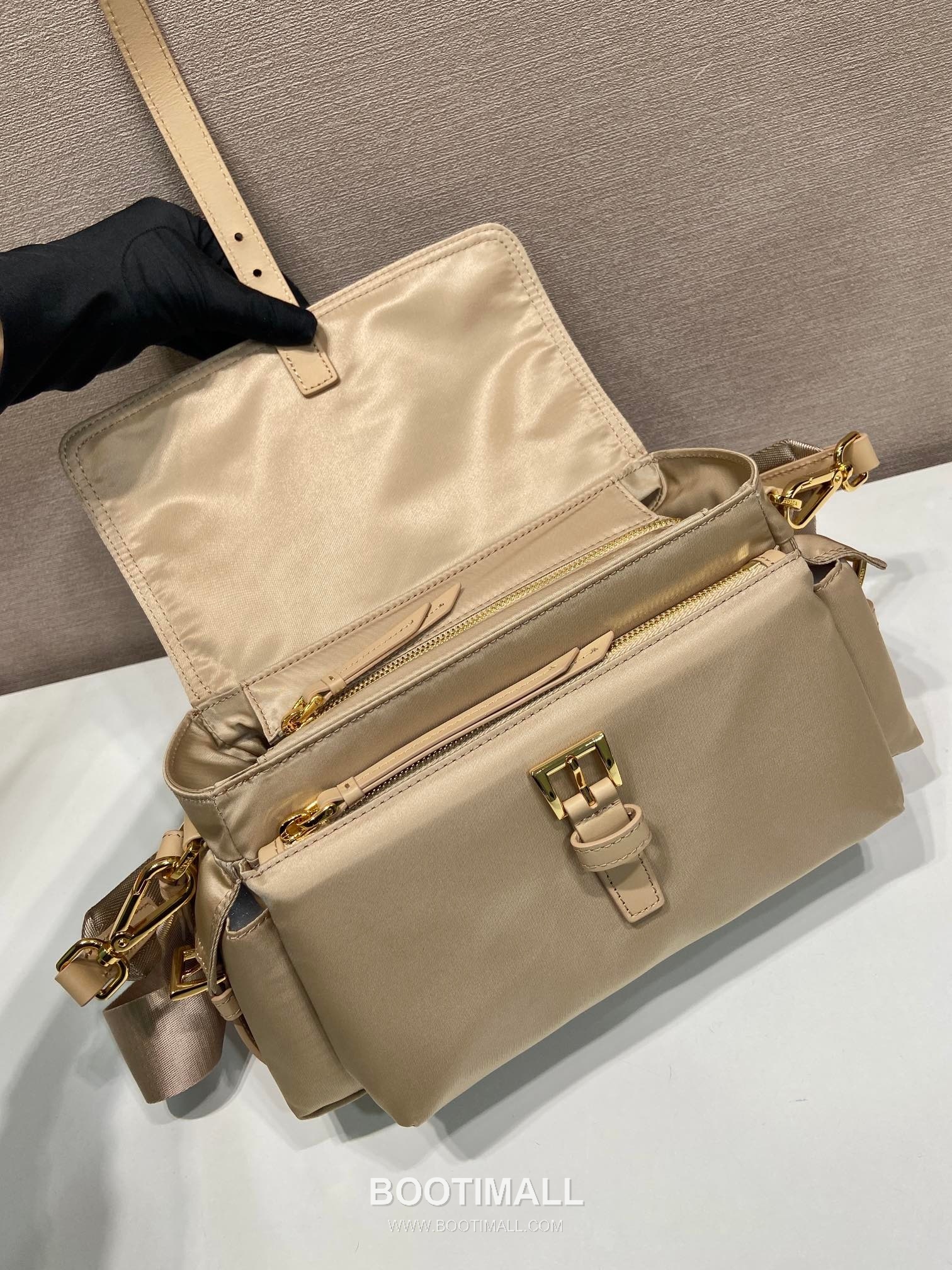 Prada Re-Nylon Messenger Recycled Nylon Black Bag 프라다 1BD394 리나일론 메신저 리사이클 나일론 블랙 30cm 7