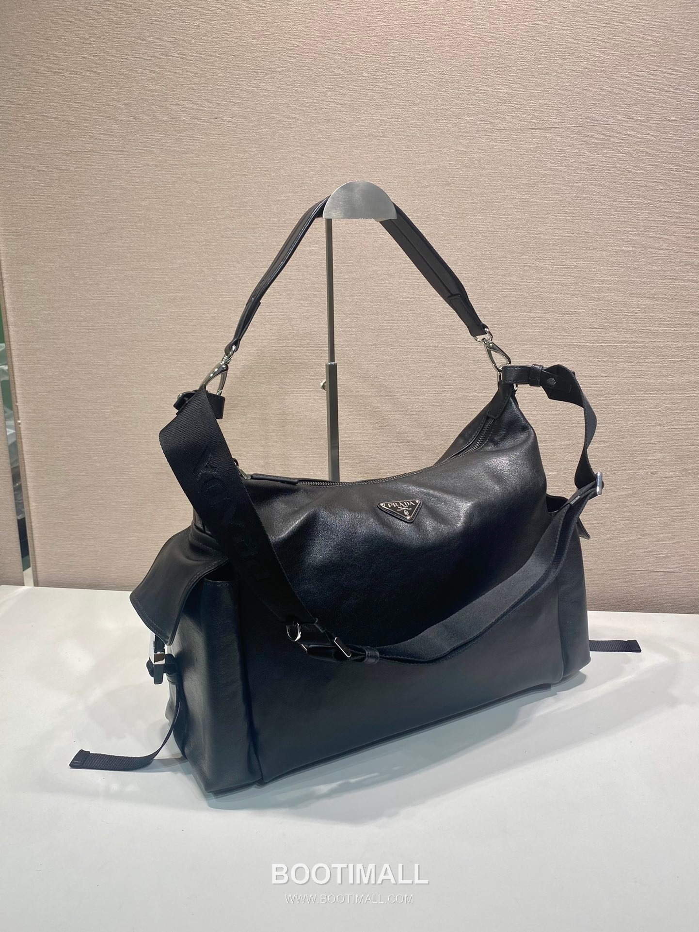 Prada Explore Calfskin Hobo Bag 프라다 익스플로어 2VH204 카프스킨 호보백 43cm 2