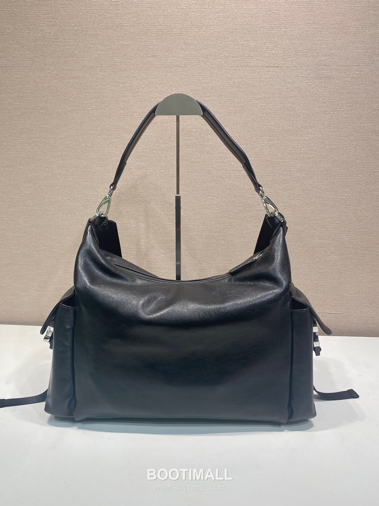 Prada Explore Calfskin Hobo Bag 프라다 익스플로어 2VH204 카프스킨 호보백 43cm 4