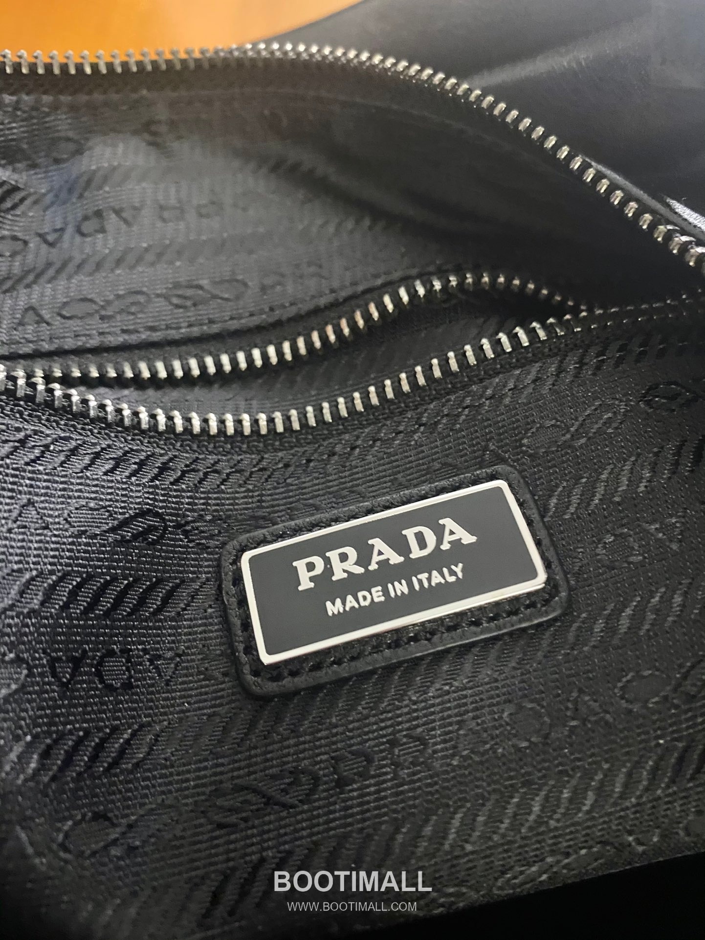 Prada Explore Calfskin Hobo Bag 프라다 익스플로어 2VH204 카프스킨 호보백 43cm 9