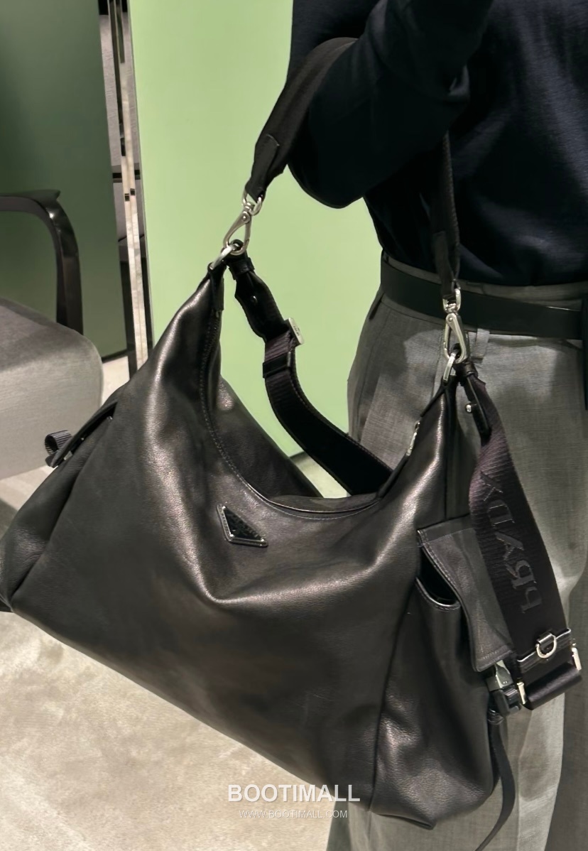 Prada Explore Calfskin Hobo Bag 프라다 익스플로어 2VH204 카프스킨 호보백 43cm 12