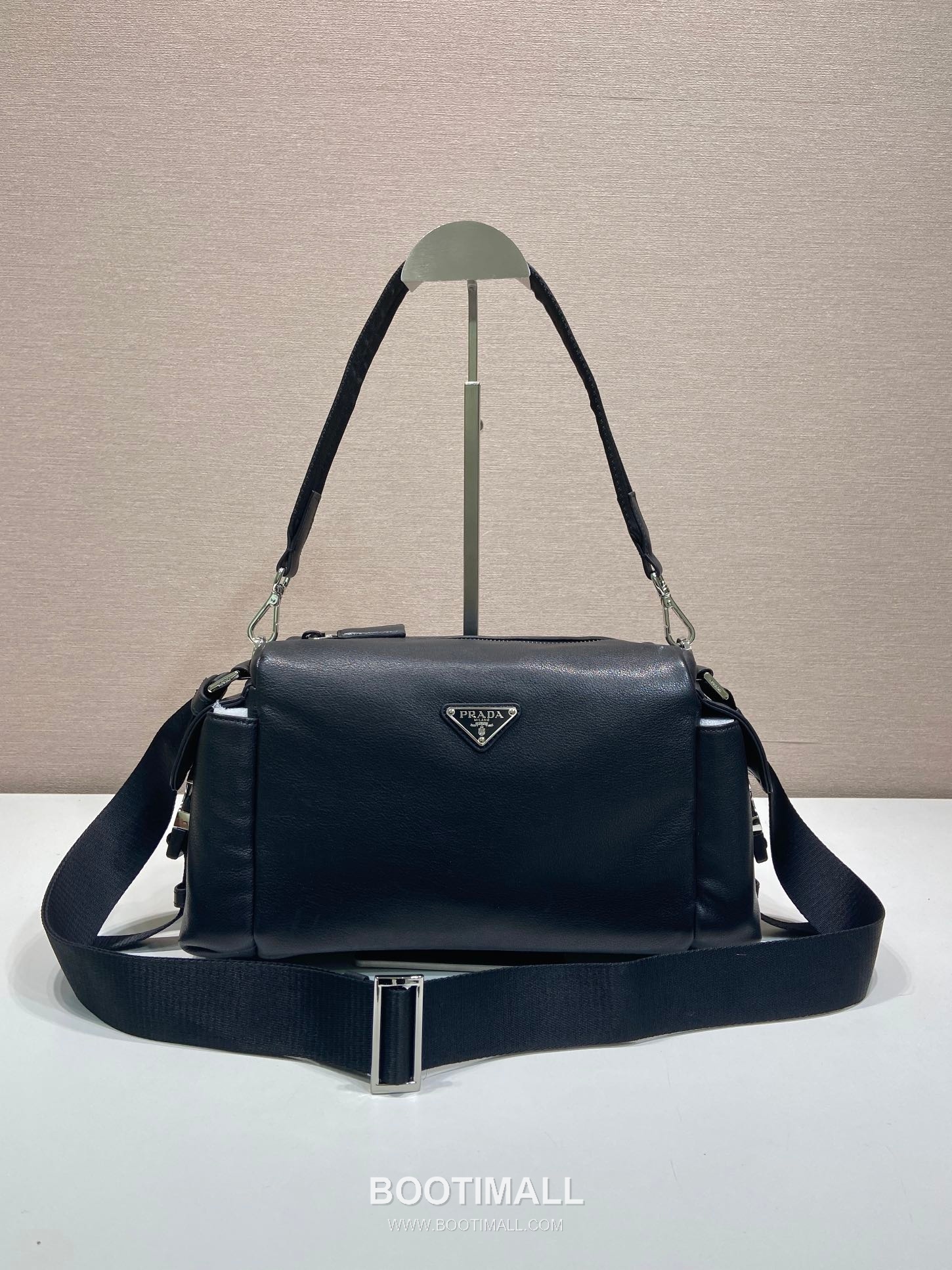 Prada Explore Leather Handbag 프라다 2VH206 익스플로어 레더 숄더백 31cm 1