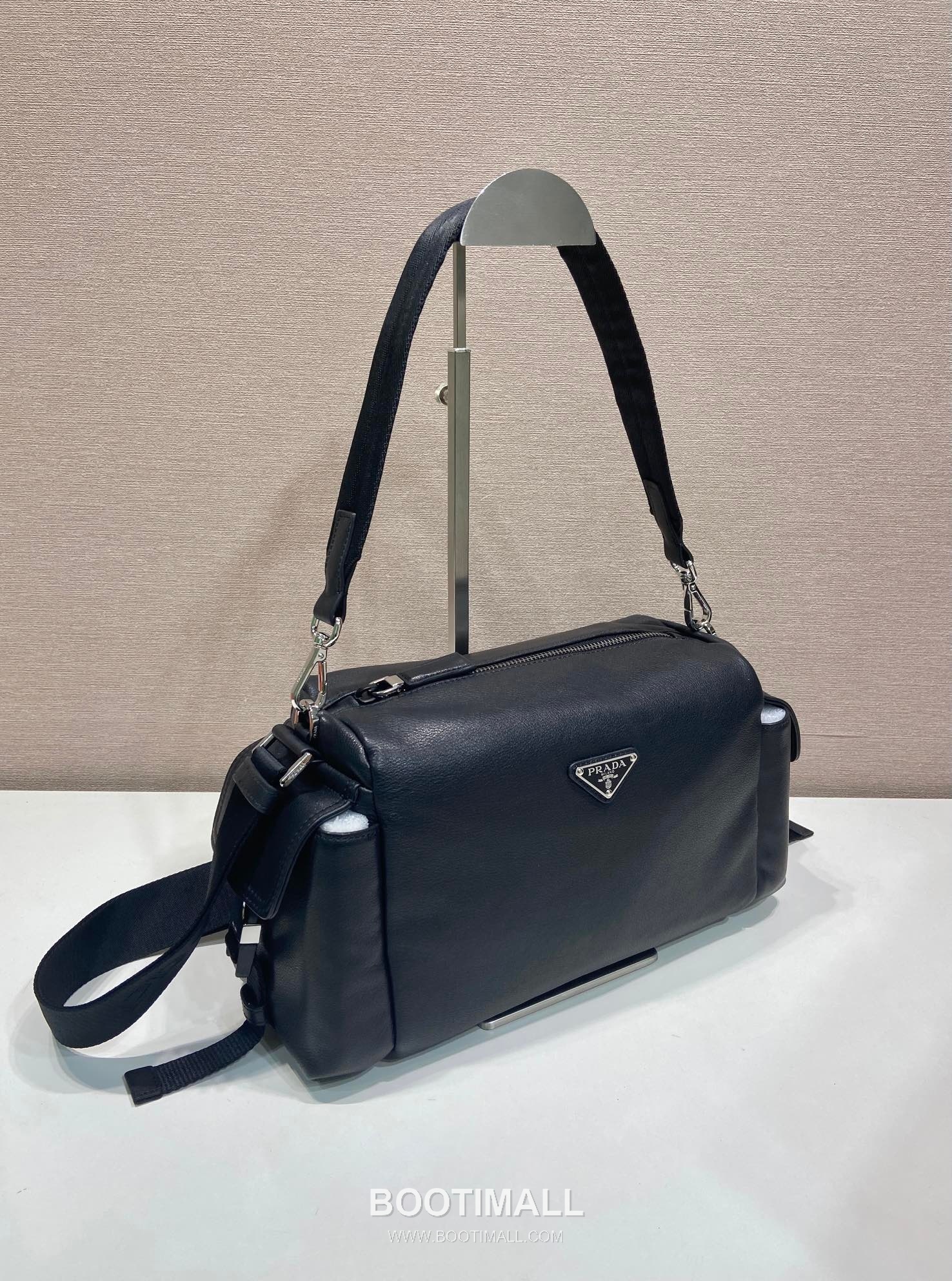 Prada Explore Leather Handbag 프라다 2VH206 익스플로어 레더 숄더백 31cm 2