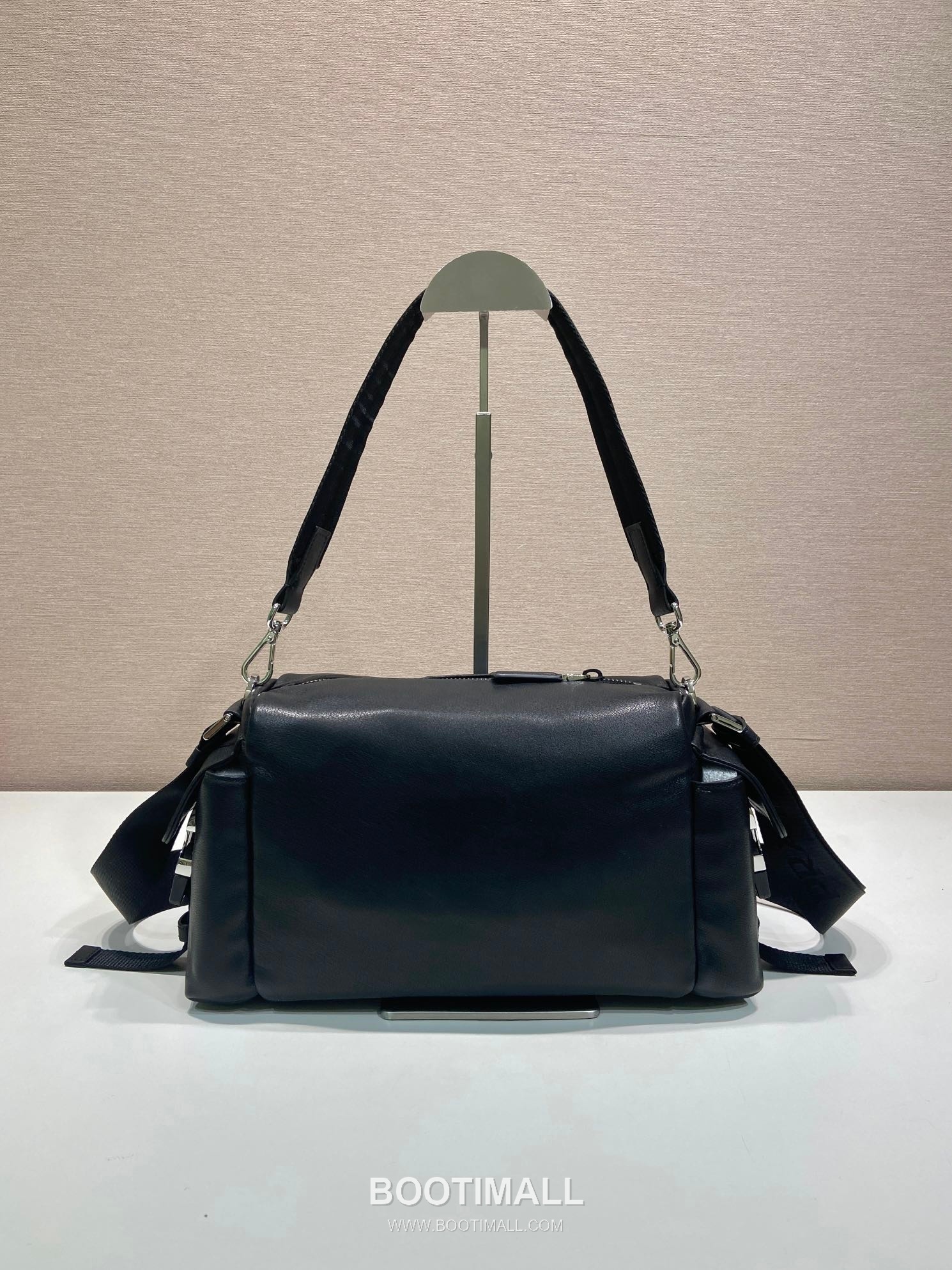 Prada Explore Leather Handbag 프라다 2VH206 익스플로어 레더 숄더백 31cm 4