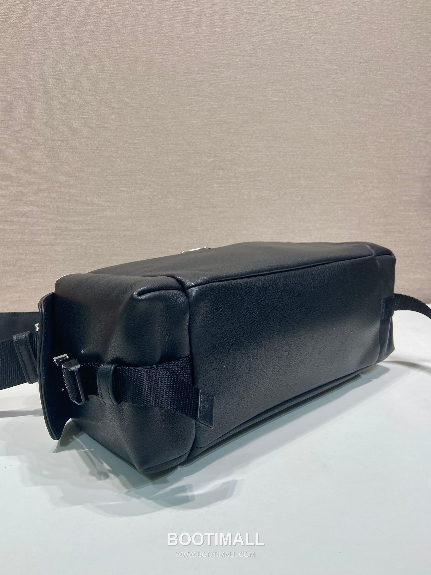 Prada Explore Leather Handbag 프라다 2VH206 익스플로어 레더 숄더백 31cm 5