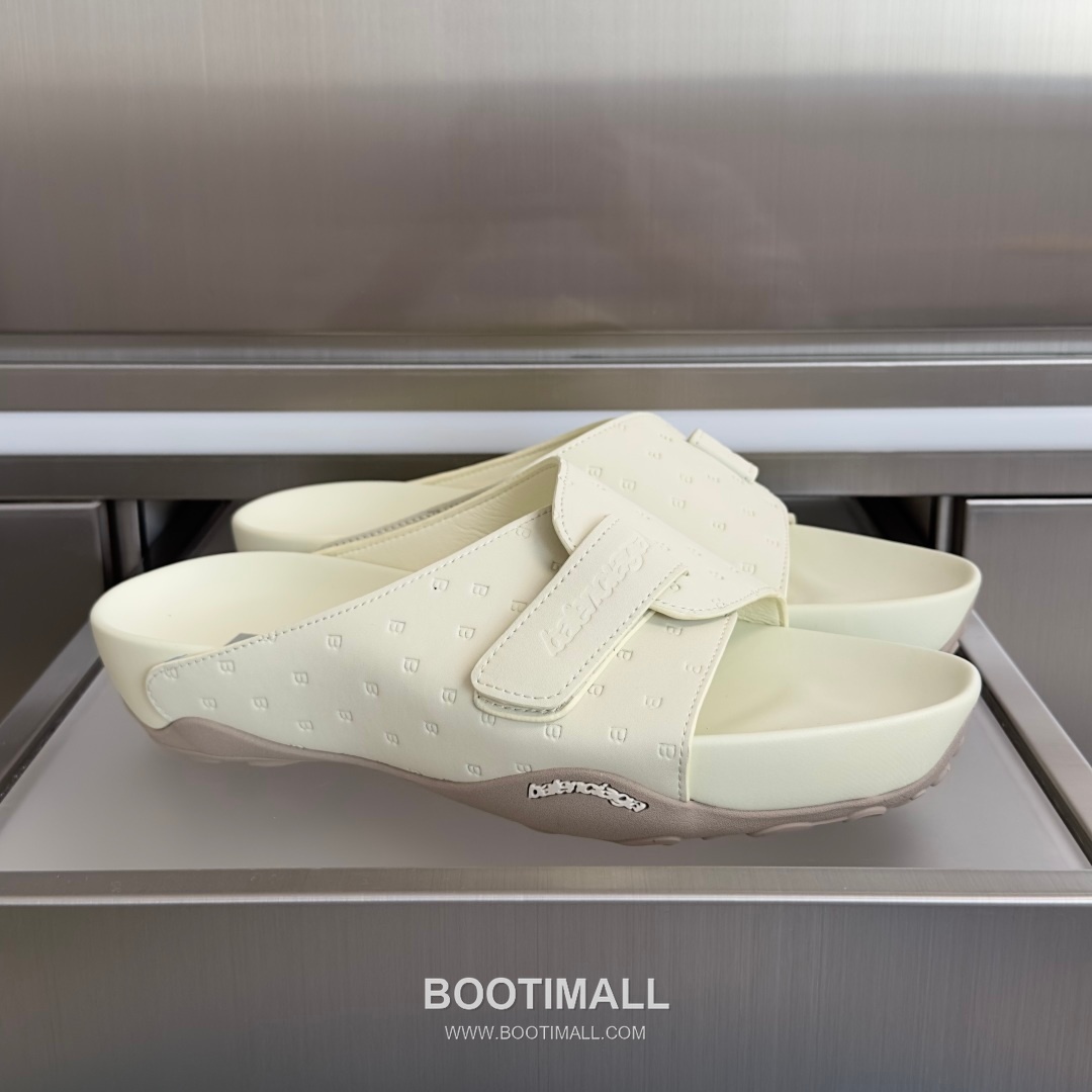 Balenciaga Monday Ultra Retro 3B Leather Textile Black Slides 발렌시아가 먼데이 울트라 레트로 3B 가죽 텍스타일 블랙 슬라이드 1