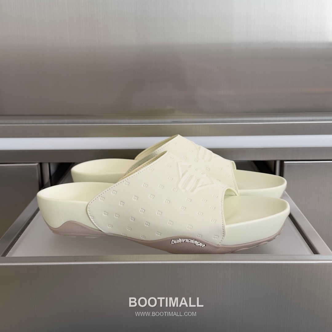 Balenciaga Monday Ultra Retro 3B Leather Textile Black Slides 발렌시아가 먼데이 울트라 레트로 3B 가죽 텍스타일 블랙 슬라이드 1