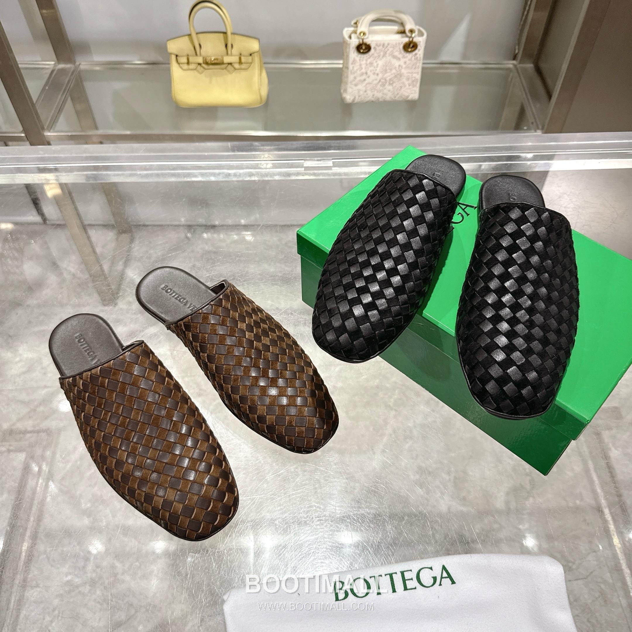 Bottega Veneta Bicolor Intrecciato Square-Toe Leather Black Slides 보테가 베네타 바이컬러 인트레치아토 스퀘어토 가죽 블랙 슬라이드 1