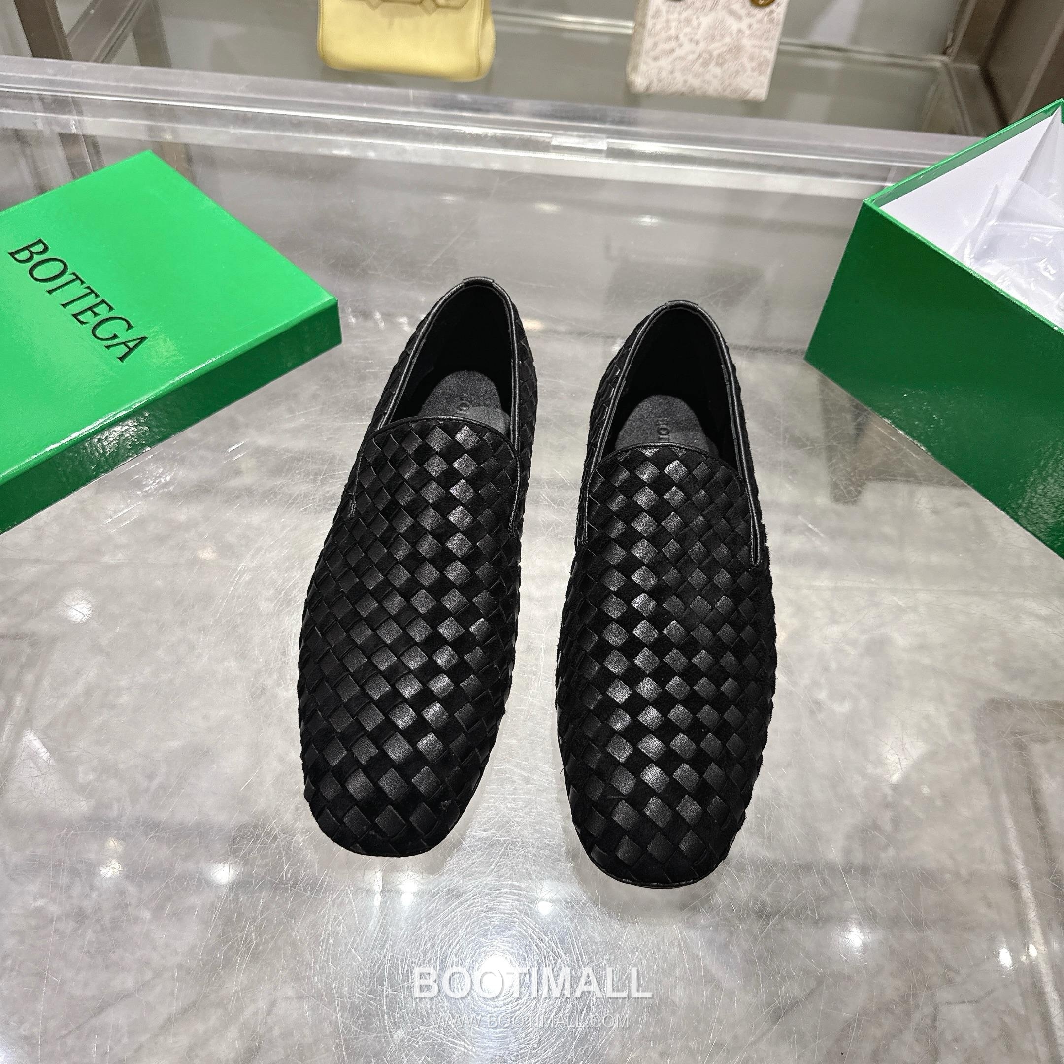 Bottega Veneta Bicolor Intrecciato Square-Toe Leather Black Slides 보테가 베네타 바이컬러 인트레치아토 스퀘어토 가죽 블랙 슬라이드 1
