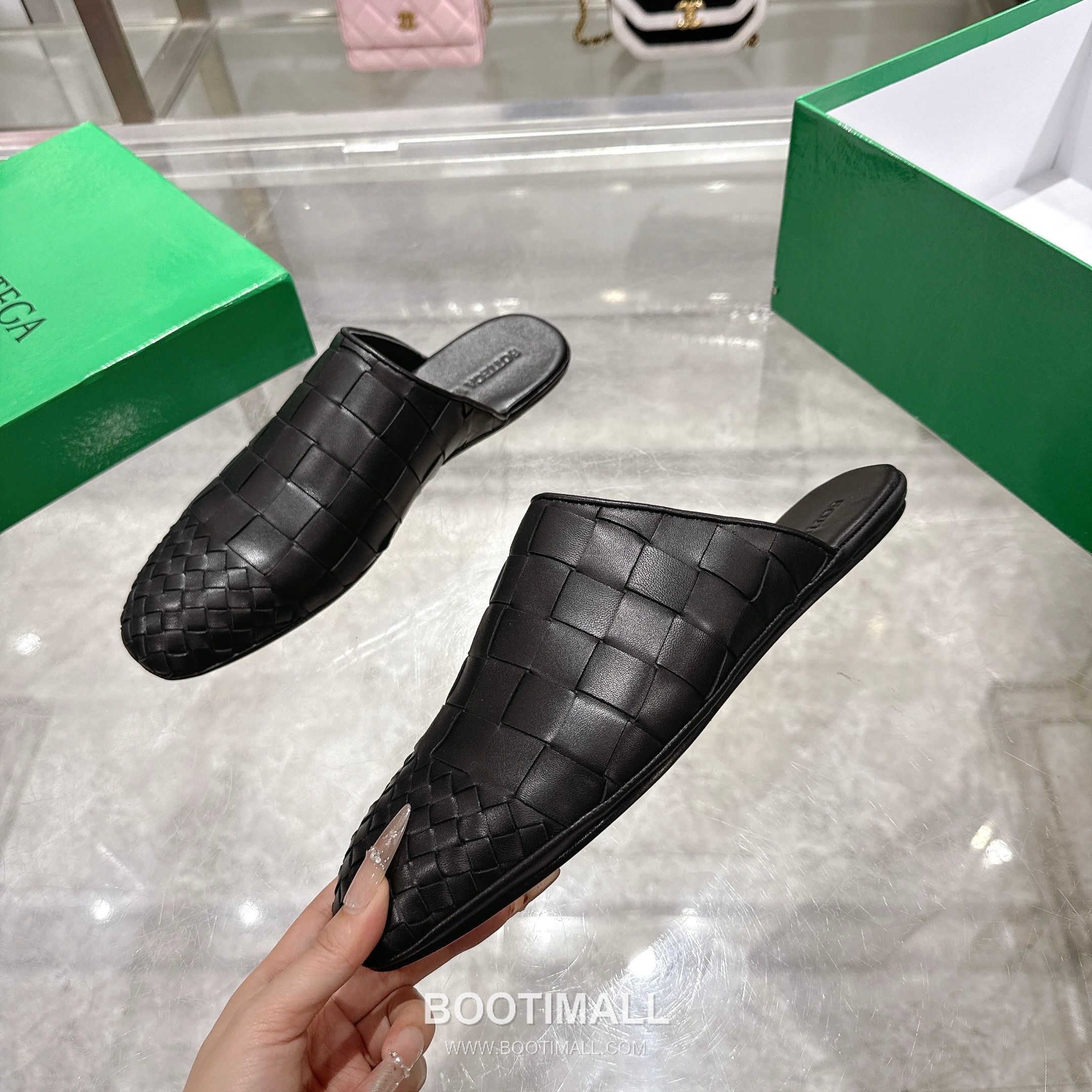 Bottega Veneta Bicolor Intrecciato Square-Toe Leather Black Slides 보테가 베네타 바이컬러 인트레치아토 스퀘어토 가죽 블랙 슬라이드 6