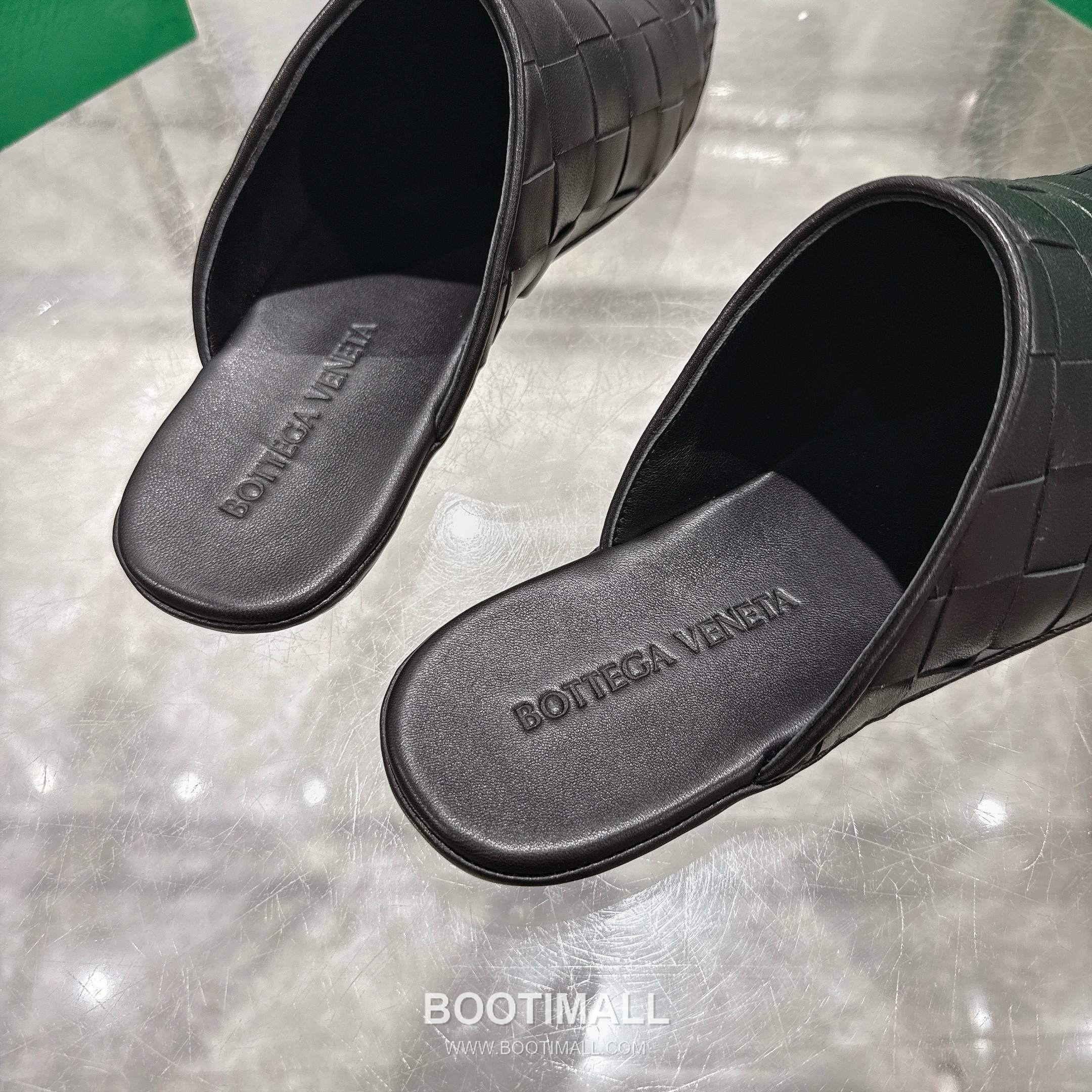 Bottega Veneta Bicolor Intrecciato Square-Toe Leather Black Slides 보테가 베네타 바이컬러 인트레치아토 스퀘어토 가죽 블랙 슬라이드 7