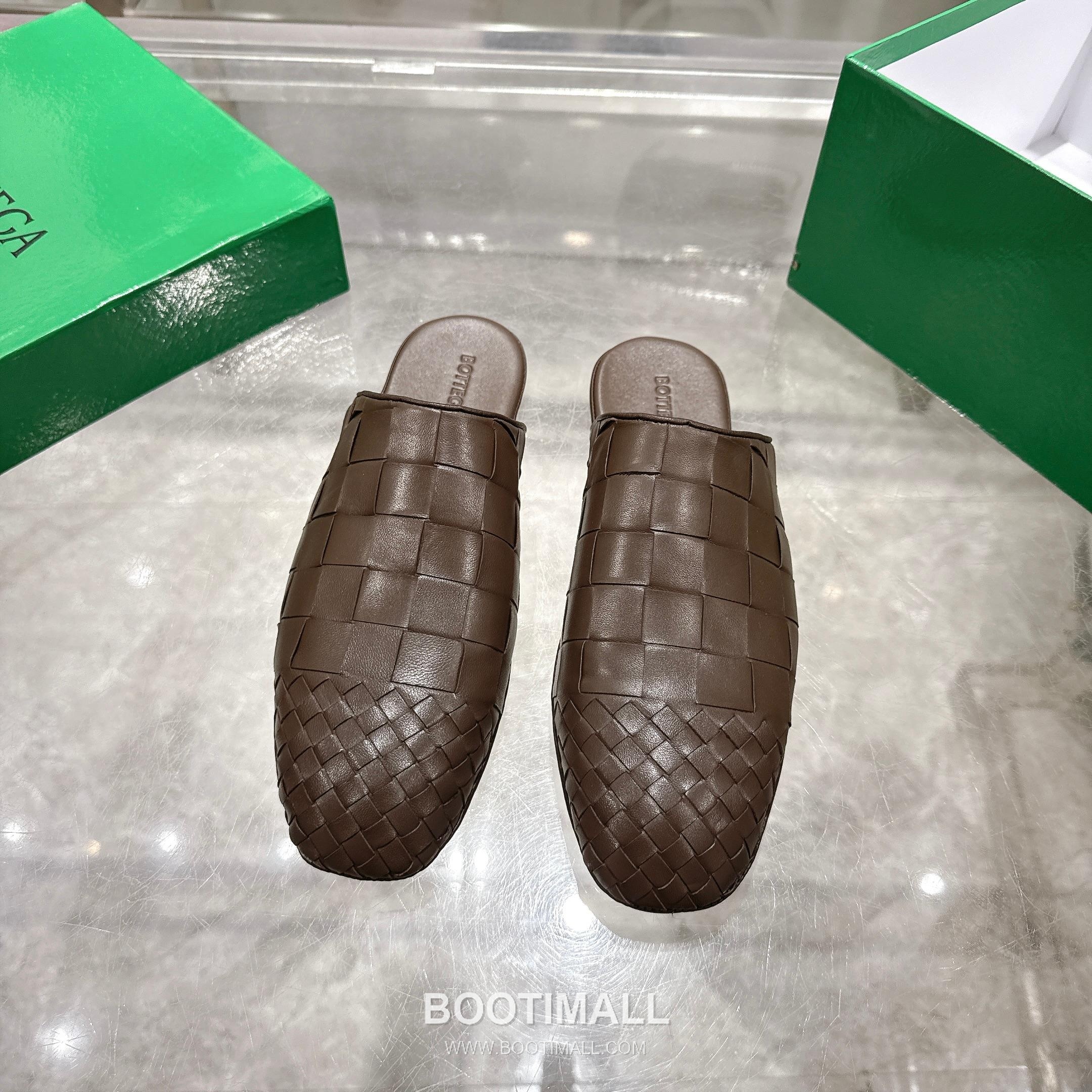 Bottega Veneta Bicolor Intrecciato Square-Toe Leather Black Slides 보테가 베네타 바이컬러 인트레치아토 스퀘어토 가죽 블랙 슬라이드 1