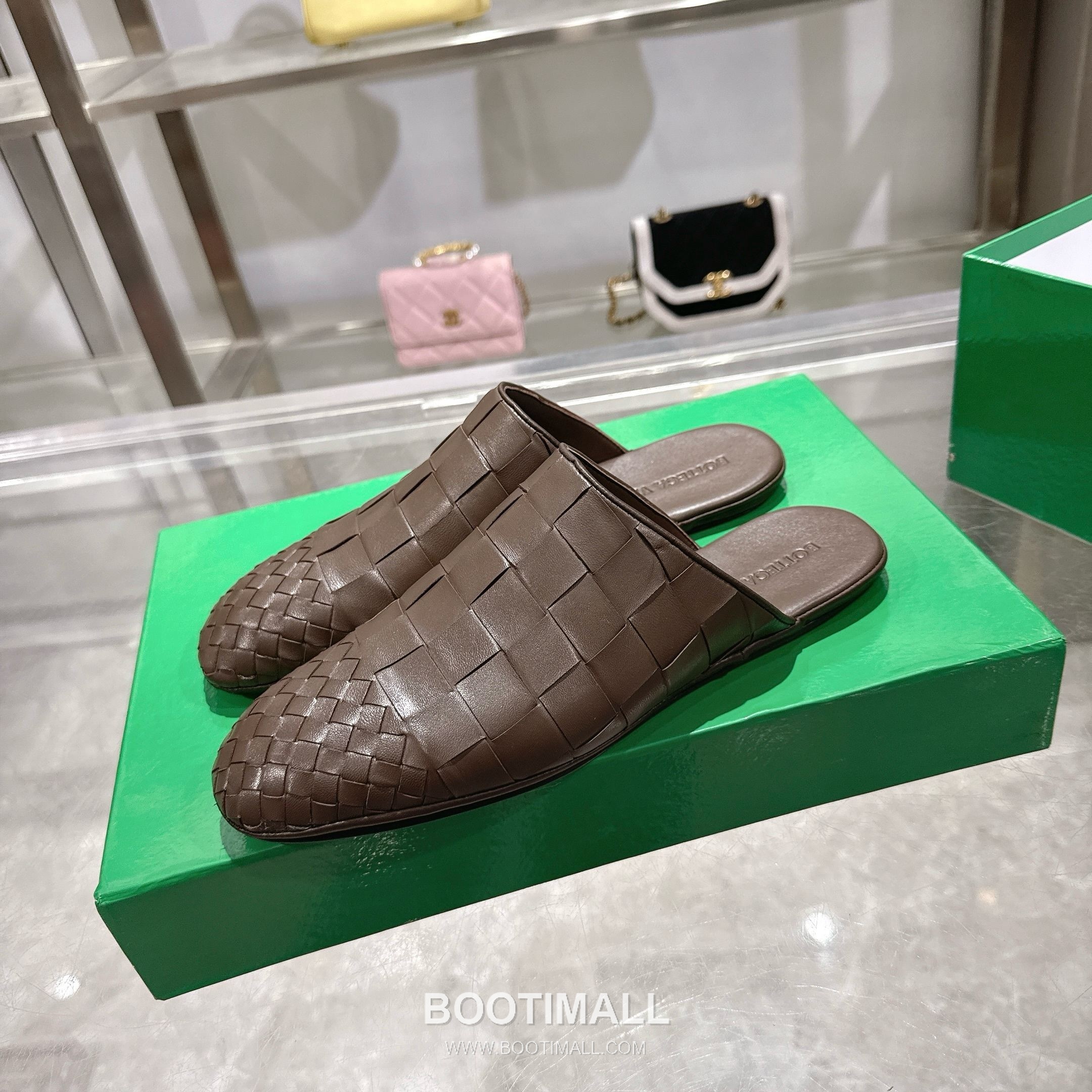 Bottega Veneta Bicolor Intrecciato Square-Toe Leather Black Slides 보테가 베네타 바이컬러 인트레치아토 스퀘어토 가죽 블랙 슬라이드 2