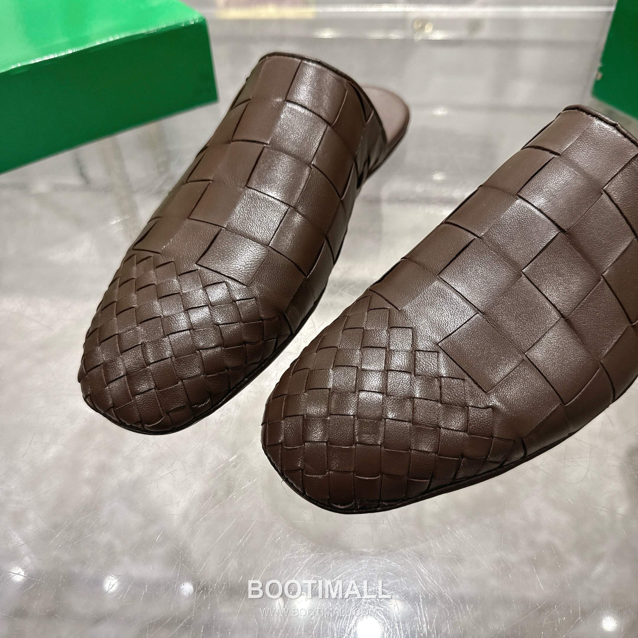 Bottega Veneta Bicolor Intrecciato Square-Toe Leather Black Slides 보테가 베네타 바이컬러 인트레치아토 스퀘어토 가죽 블랙 슬라이드 5