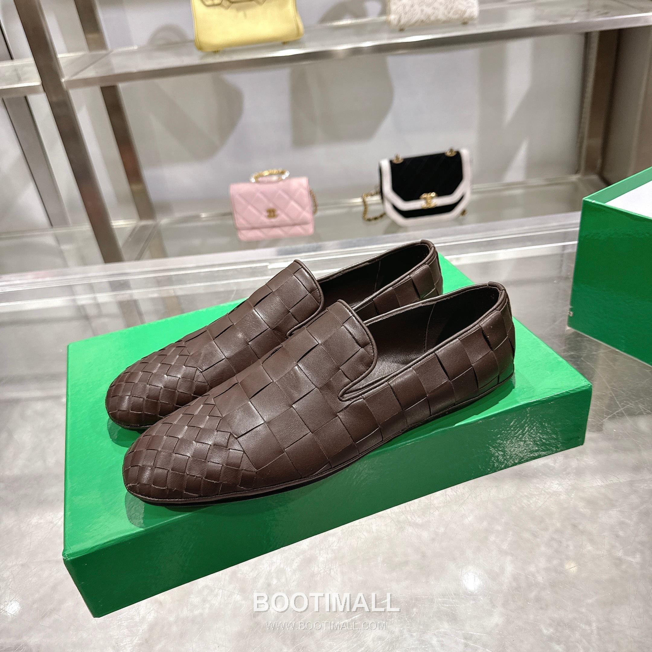 Bottega Veneta Bicolor Intrecciato Square-Toe Leather Black Slides 보테가 베네타 바이컬러 인트레치아토 스퀘어토 가죽 블랙 슬라이드 1