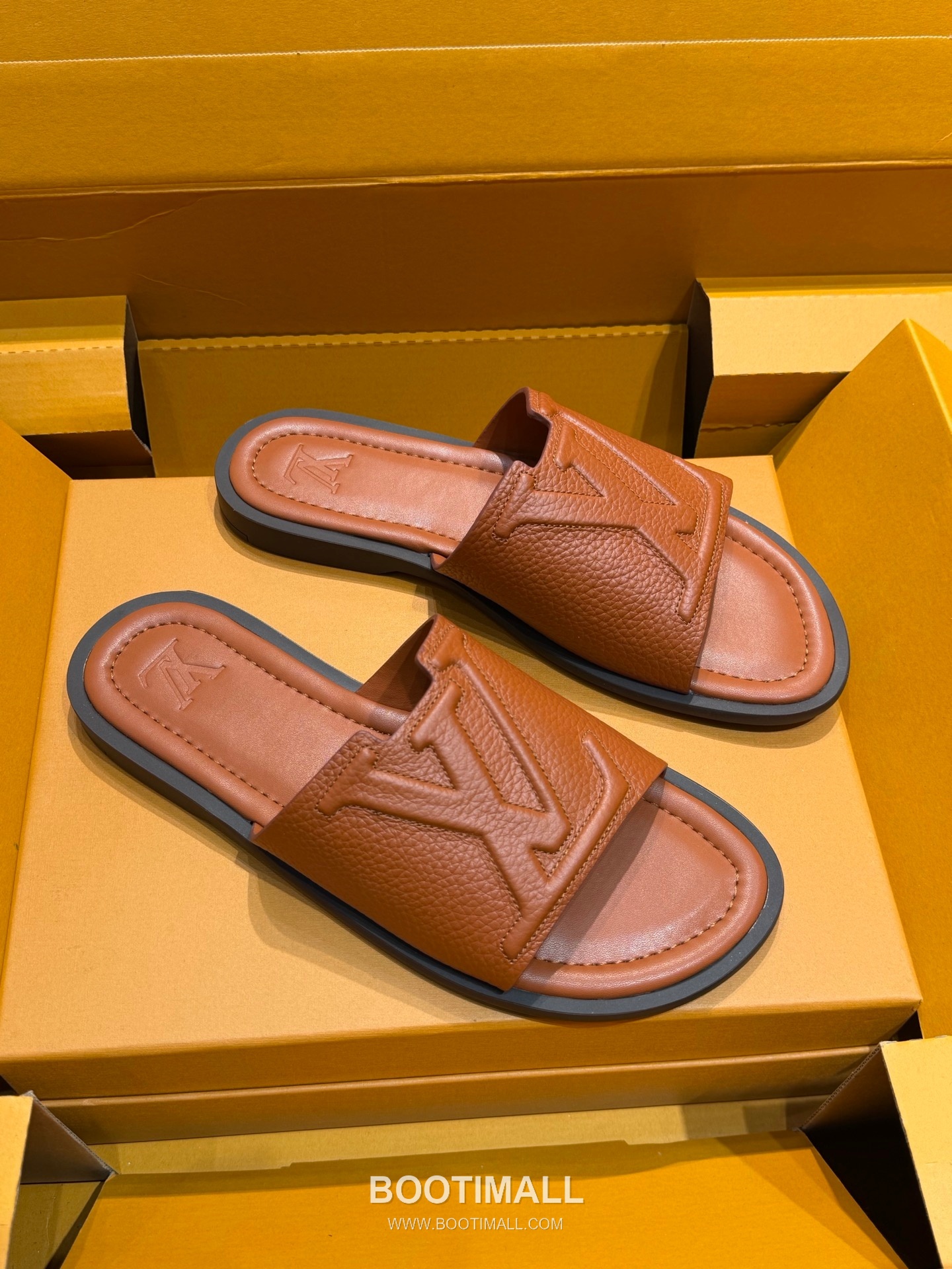 Louis Vuitton Oasis Monogram 5D Logo Calfskin Blue Slides 루이비통 오아시스 모노그램 5D 로고 송아지가죽 블루 슬라이드 4