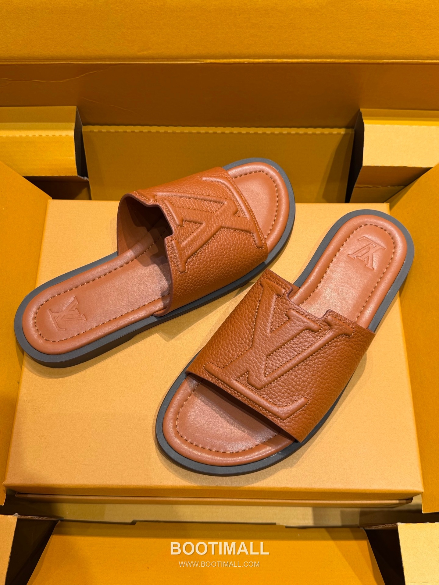 Louis Vuitton Oasis Monogram 5D Logo Calfskin Blue Slides 루이비통 오아시스 모노그램 5D 로고 송아지가죽 블루 슬라이드 5