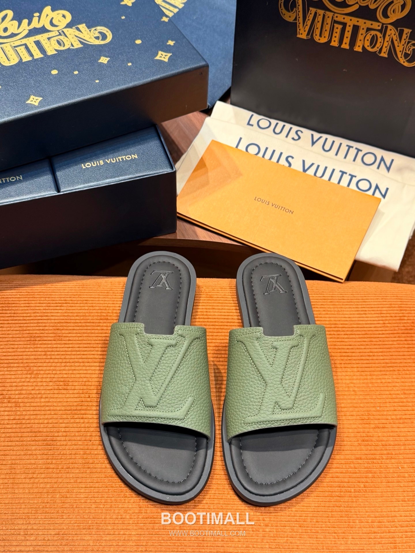 Louis Vuitton Oasis Monogram 5D Logo Calfskin Blue Slides 루이비통 오아시스 모노그램 5D 로고 송아지가죽 블루 슬라이드 1