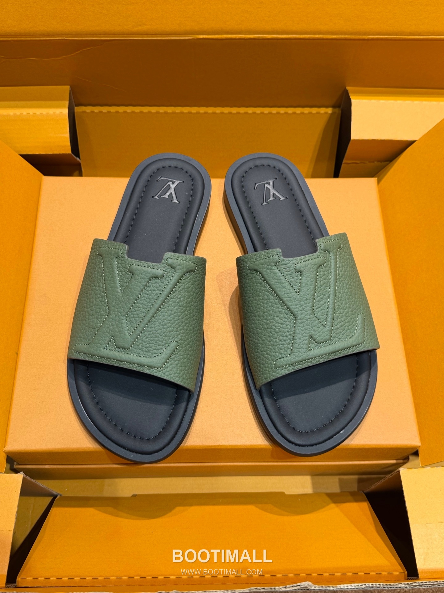 Louis Vuitton Oasis Monogram 5D Logo Calfskin Blue Slides 루이비통 오아시스 모노그램 5D 로고 송아지가죽 블루 슬라이드 3
