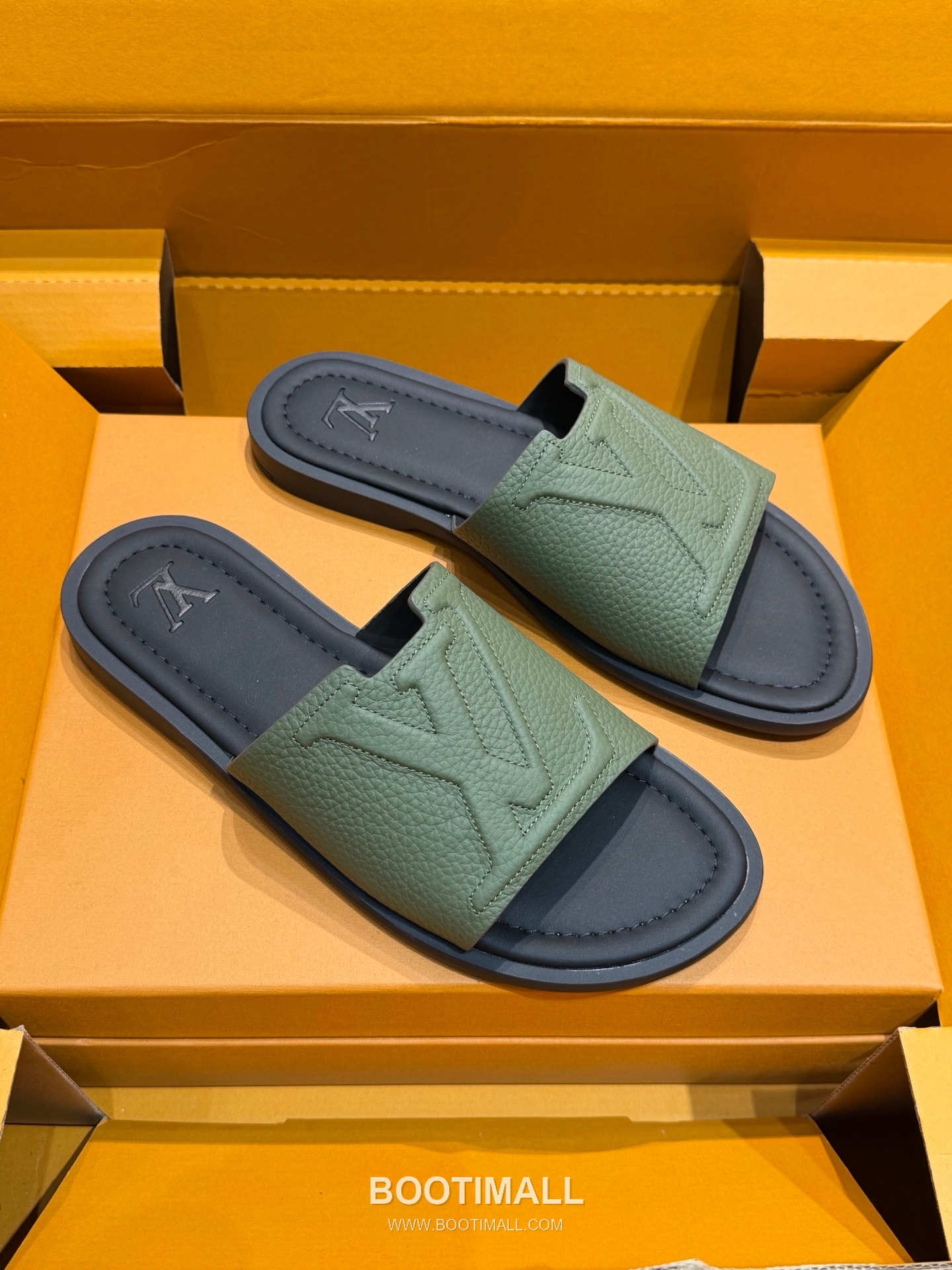 Louis Vuitton Oasis Monogram 5D Logo Calfskin Blue Slides 루이비통 오아시스 모노그램 5D 로고 송아지가죽 블루 슬라이드 4