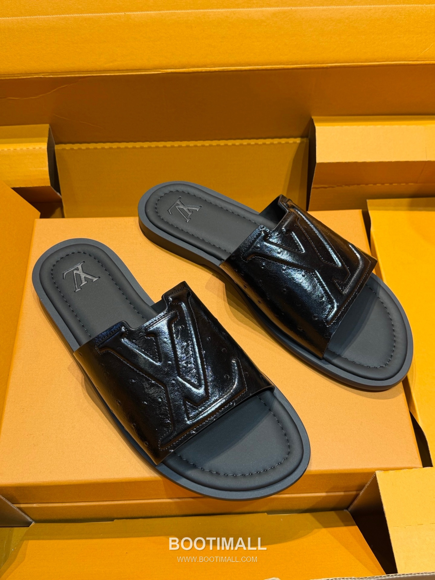Louis Vuitton Oasis Monogram 5D Logo Calfskin Blue Slides 루이비통 오아시스 모노그램 5D 로고 송아지가죽 블루 슬라이드 4