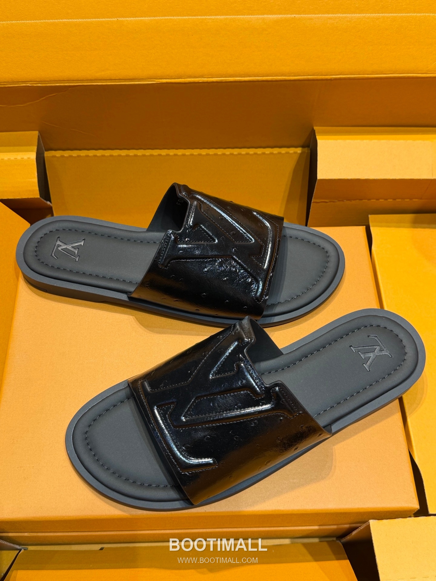 Louis Vuitton Oasis Monogram 5D Logo Calfskin Blue Slides 루이비통 오아시스 모노그램 5D 로고 송아지가죽 블루 슬라이드 5