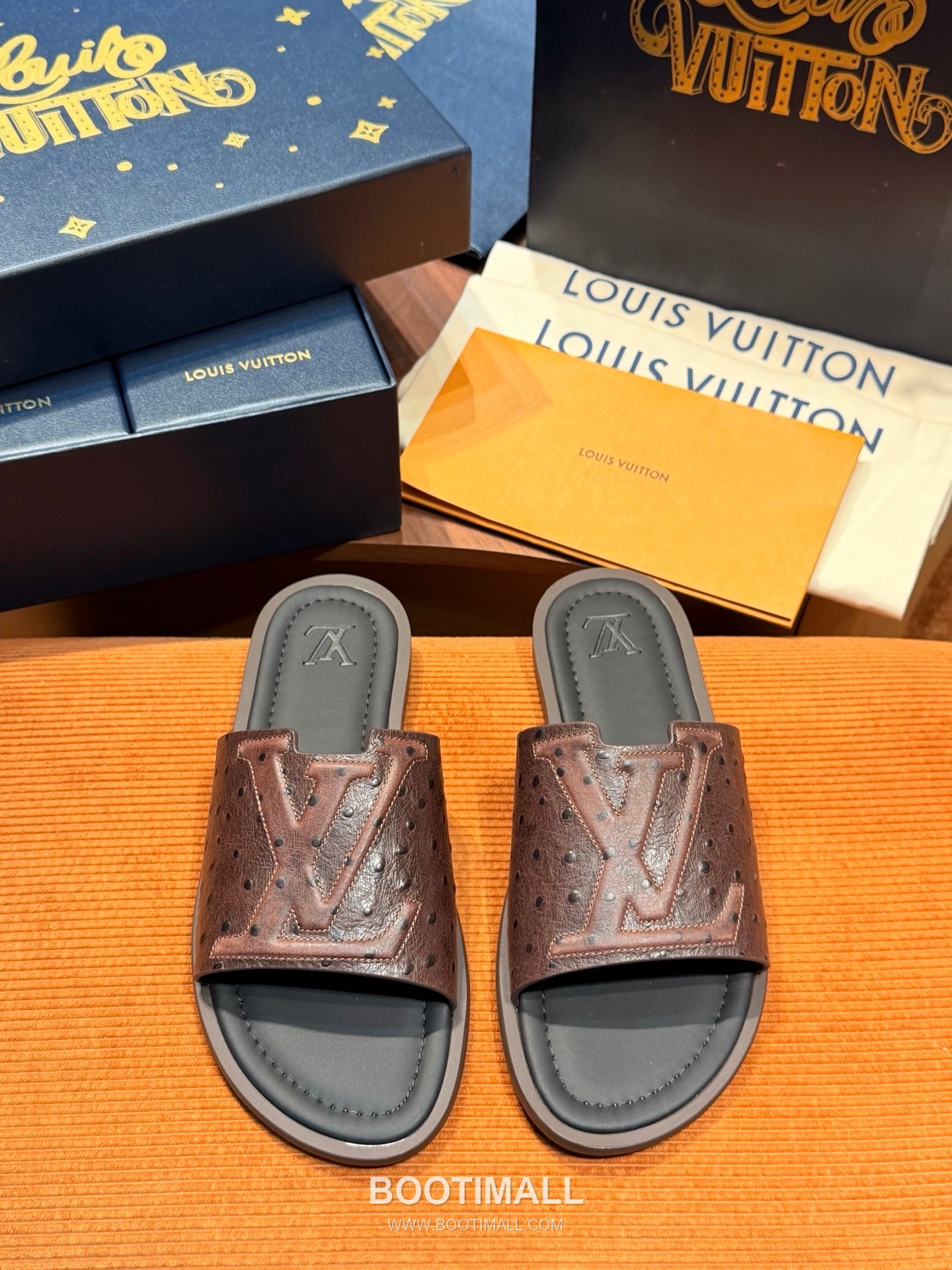 Louis Vuitton Oasis Monogram 5D Logo Calfskin Blue Slides 루이비통 오아시스 모노그램 5D 로고 송아지가죽 블루 슬라이드 1
