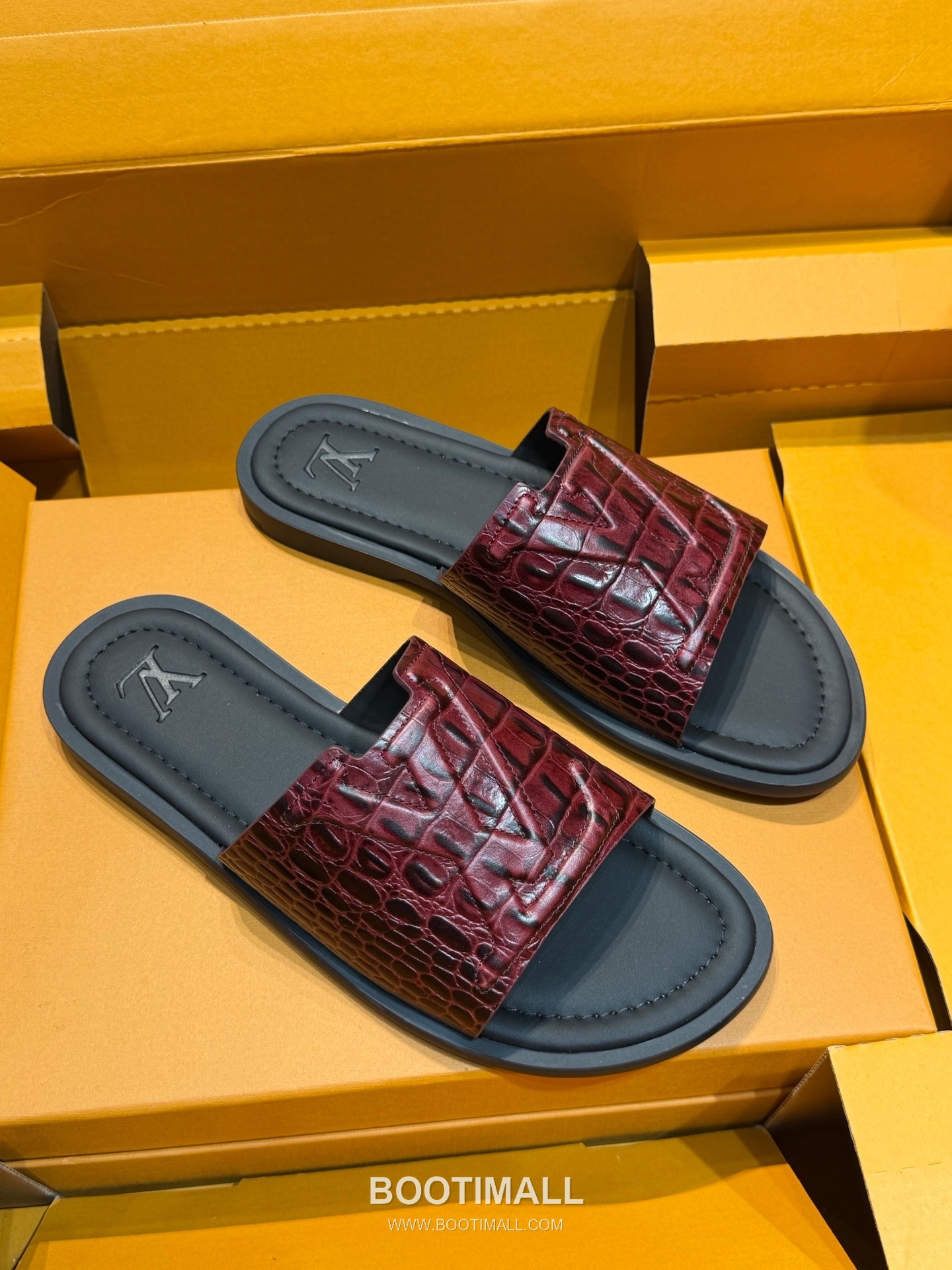 Louis Vuitton Oasis Monogram 5D Logo Calfskin Blue Slides 루이비통 오아시스 모노그램 5D 로고 송아지가죽 블루 슬라이드 4